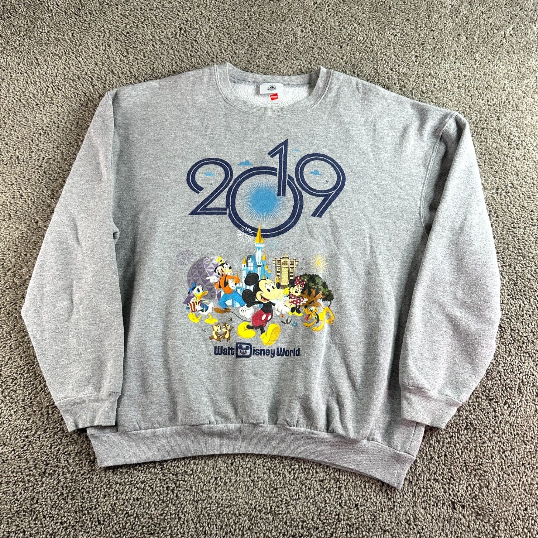 Disney Disney Sweatshirt Mens XL Gray 2019 Magic Kingdom Cast Walt Disney World WDW * Size US XL / EU 56 / 4 - 2 Thumbnail