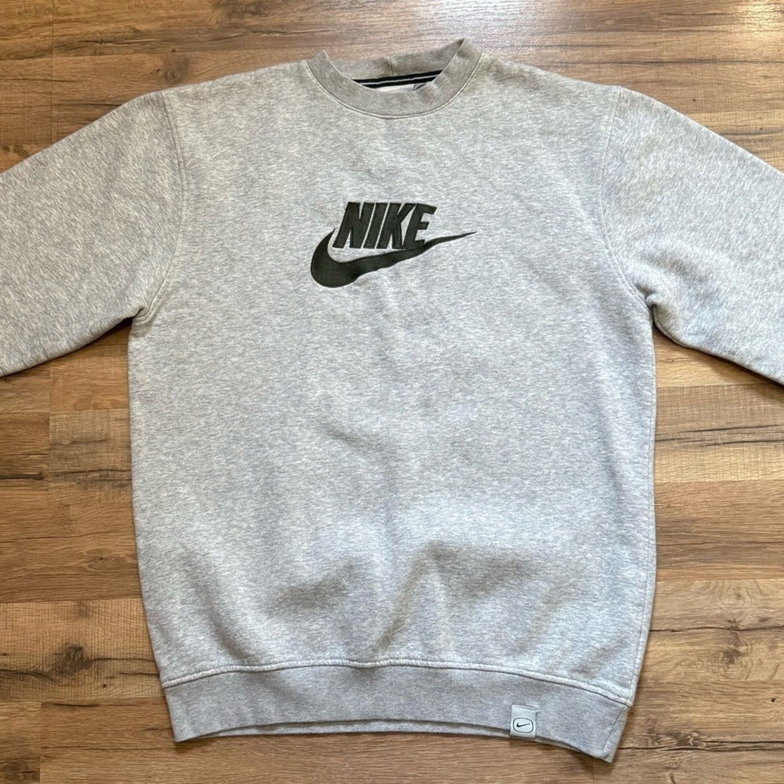 Nike Y2K Nike Spell Out Center Swoosh Crewneck Sweatshirt Size US M / EU 48-50 / 2 - 2 Thumbnail