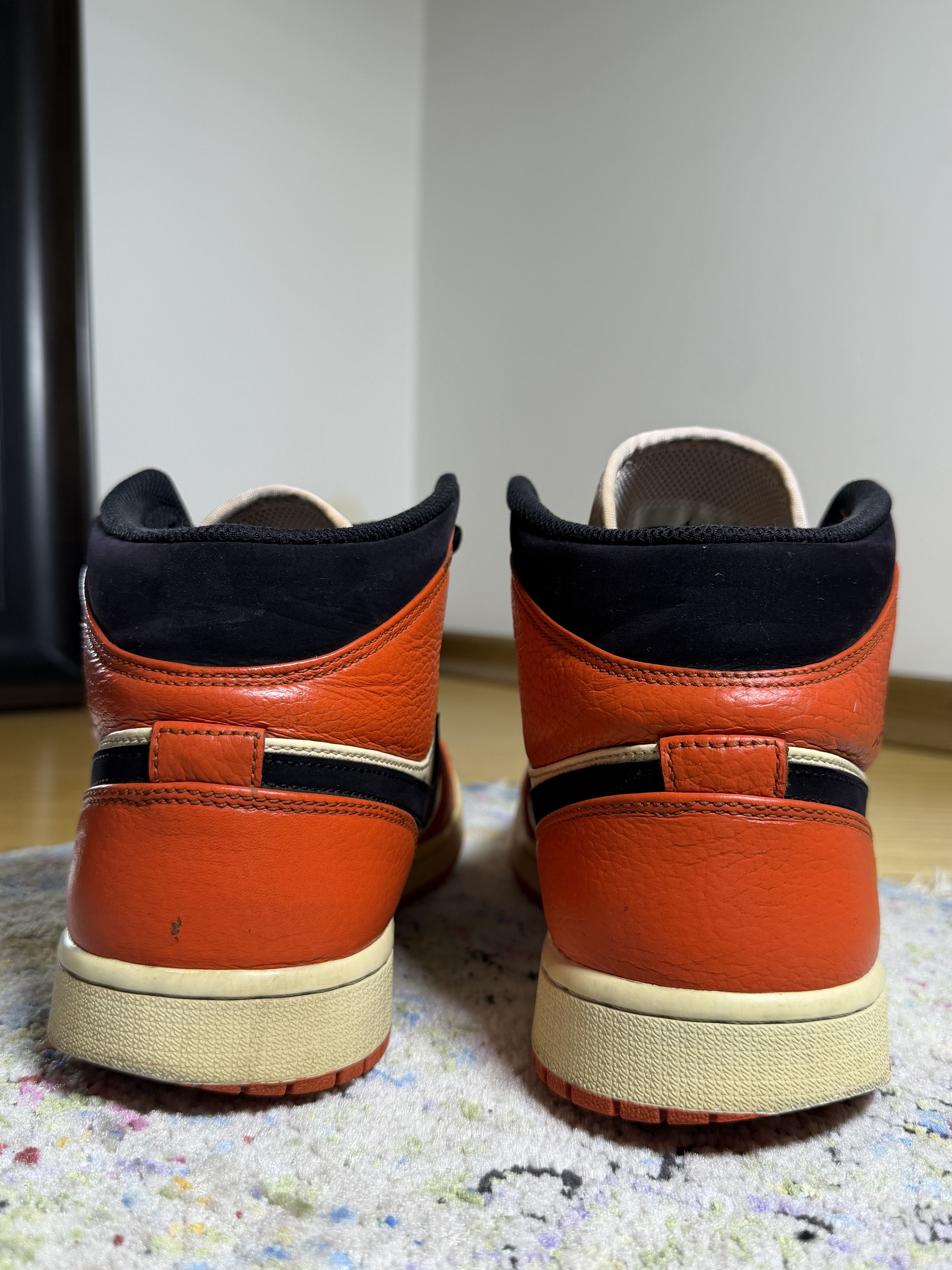 Jordan Brand Air Jordan 1 Mid SE "Team Orange" Sneakers Size US 11.5 / EU 44-45 - 7 Thumbnail