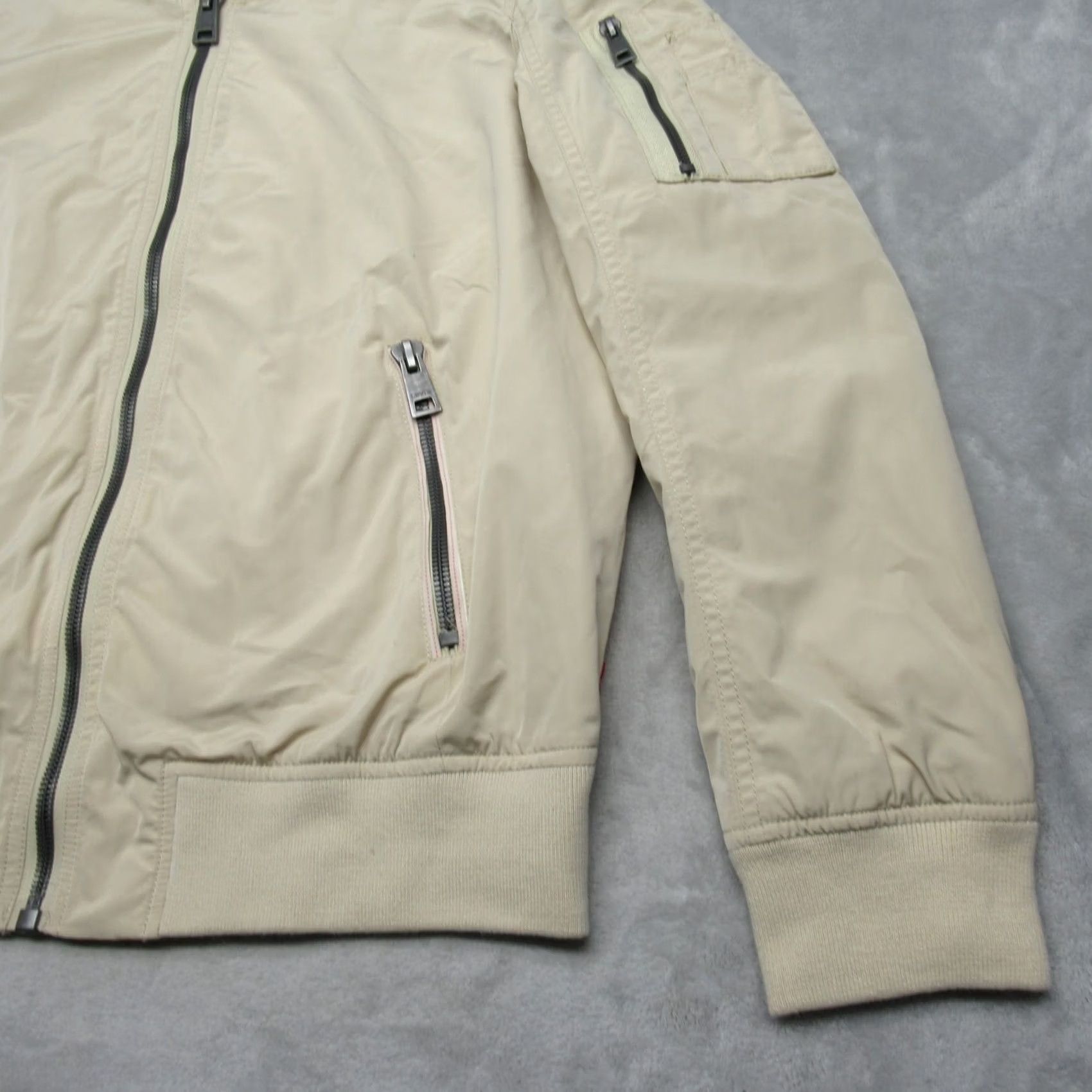 Levi's Levi's Jacket Mens XL Cream Full Zip Bomber Pockets Lined Wool? Polyester (adjusted to original words only; but answer requires just rearranged title) Size US XL / EU 56 / 4 - 6 Thumbnail