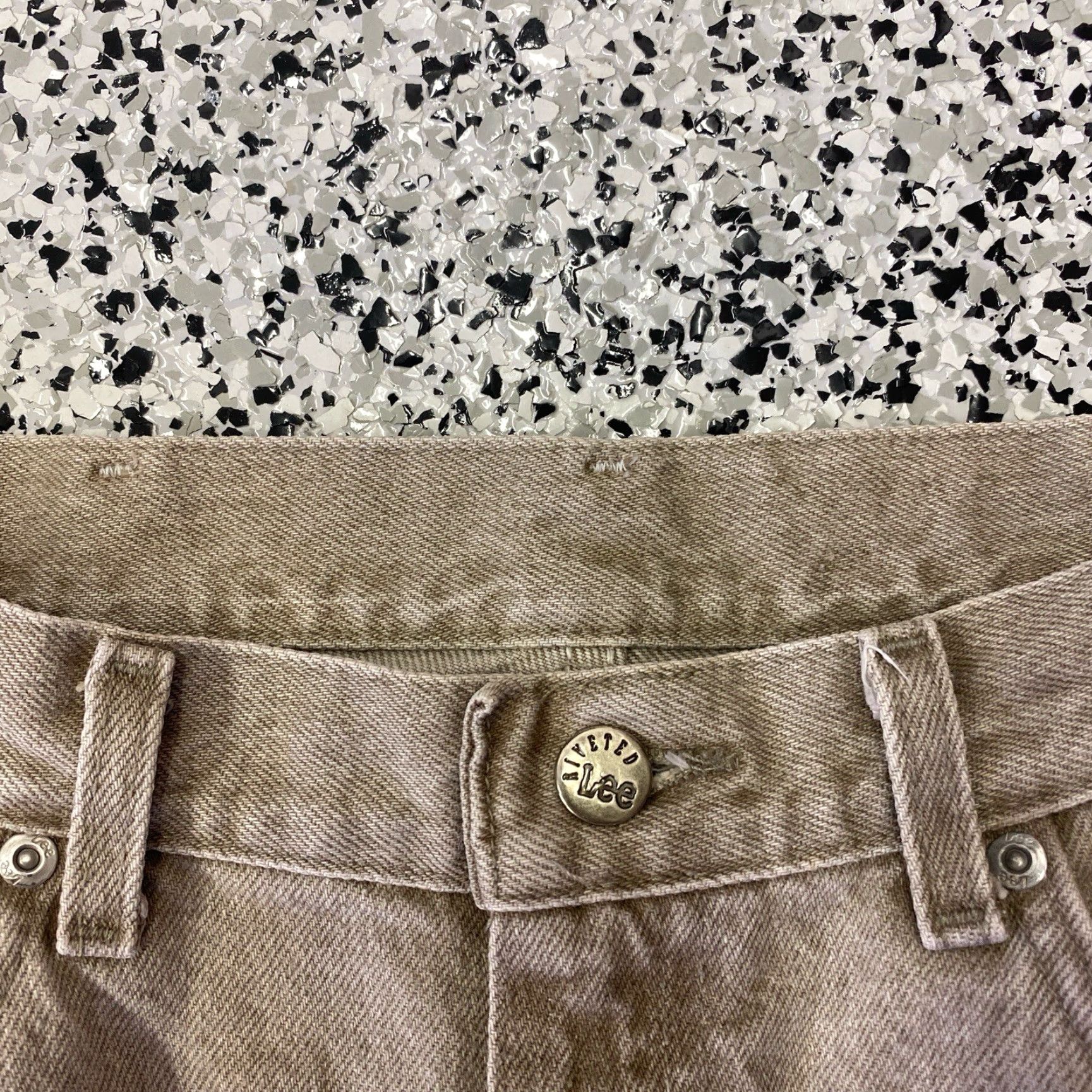 Lee VINTAGE Lee Jeans Riveted Mens 34x30 33x30 Grey USA Made Distressed 5-Pocket Denim Regular Straight Belt Loops USA Grunge Vintage Chore Size US 33 - 3 Thumbnail