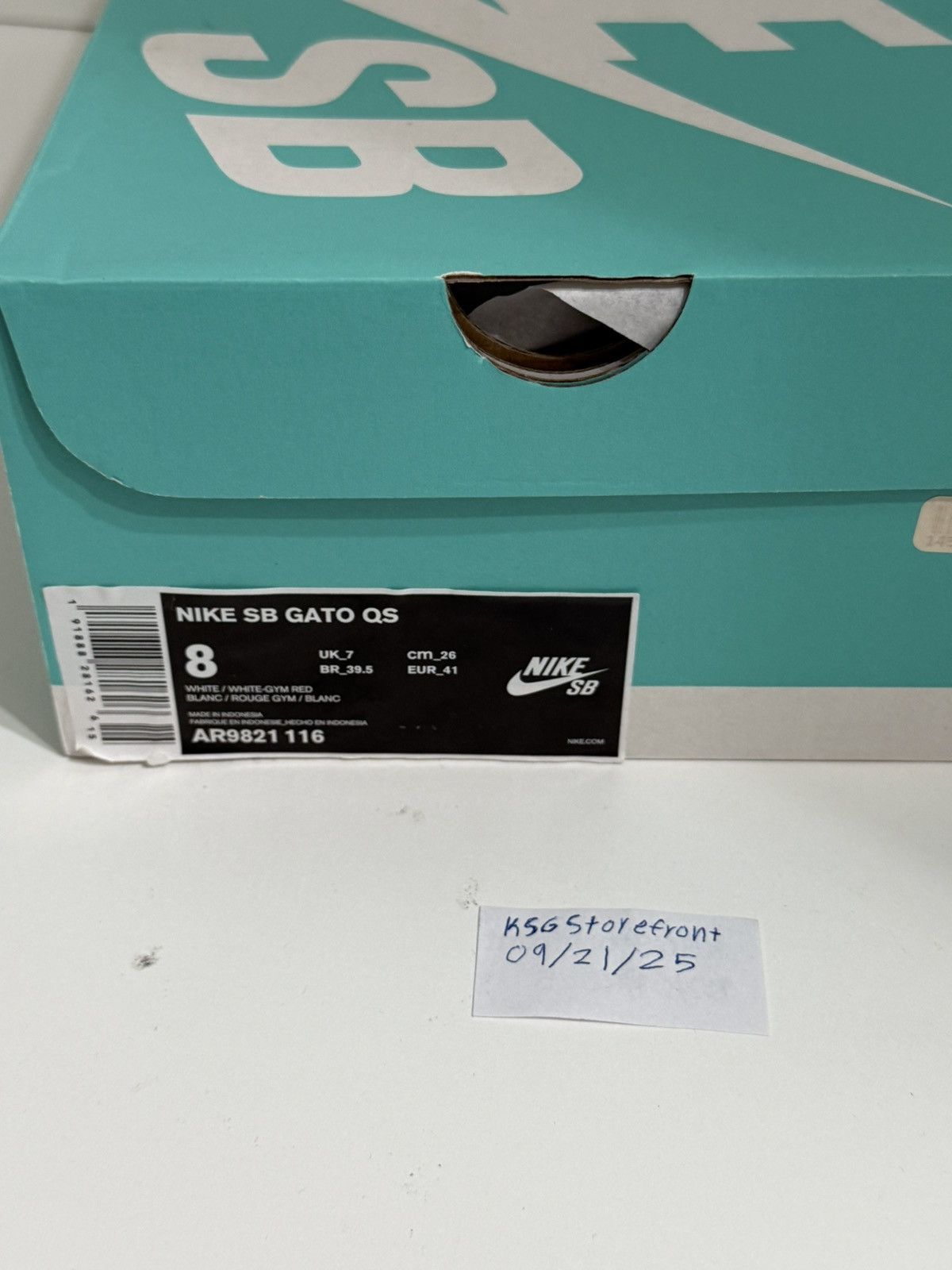 Nike × Supreme Supreme x Nike Gato SB Low White Size US 8 / EU 41 - 7 Thumbnail