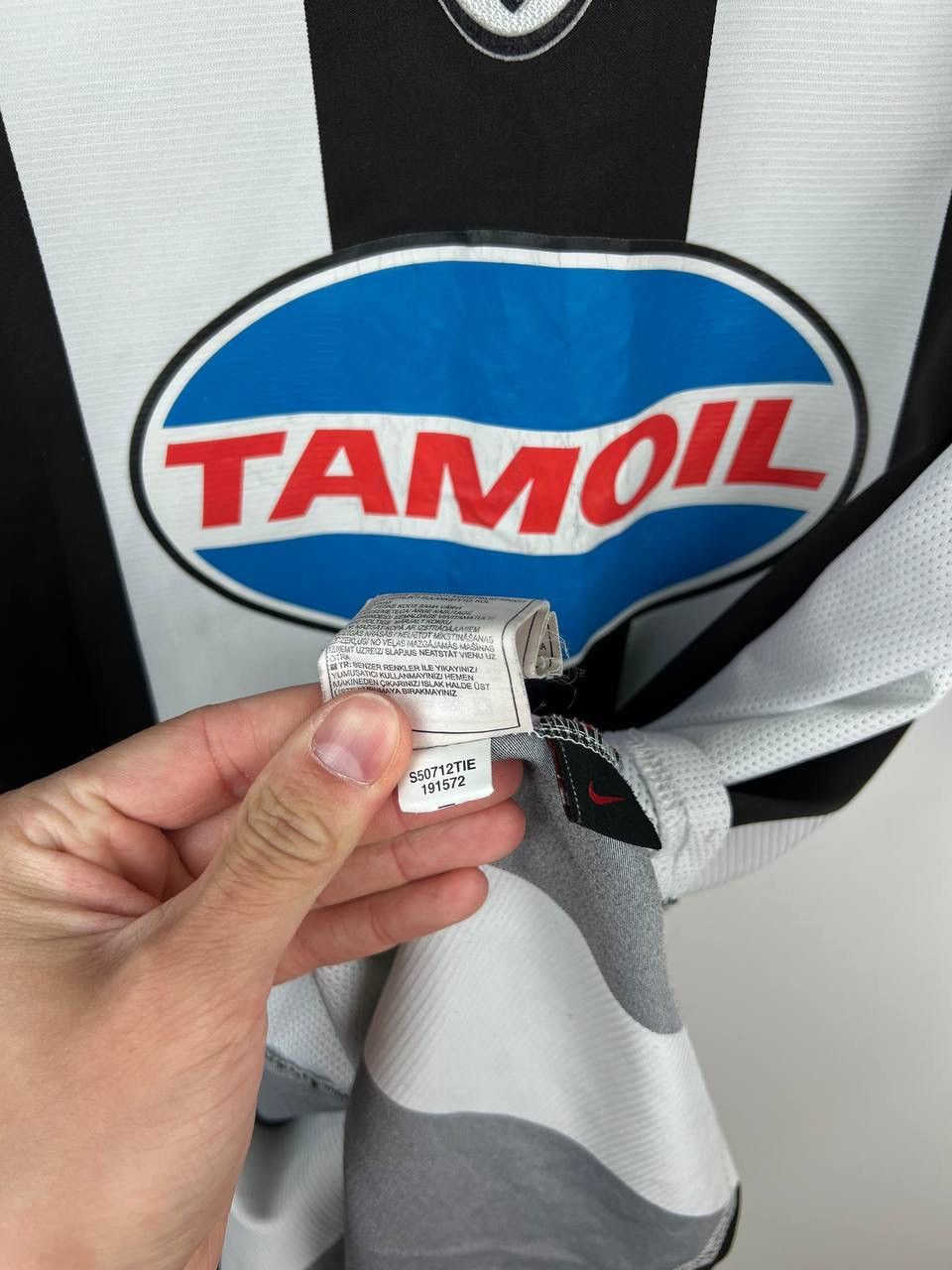 Nike Juventus Nike Jersey 2005 2004 t-shirts size M Size US M / EU 48-50 / 2 - 10 Thumbnail