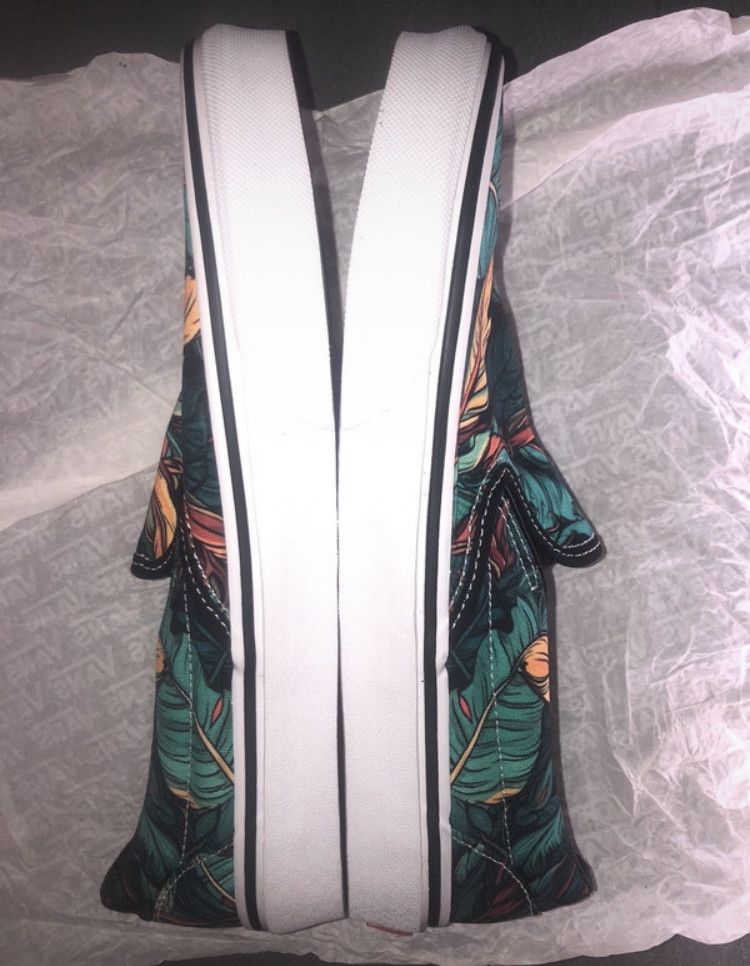 Vans Vans triple crown 2015 limited edition new Size US 7 / EU 40 - 2 Thumbnail