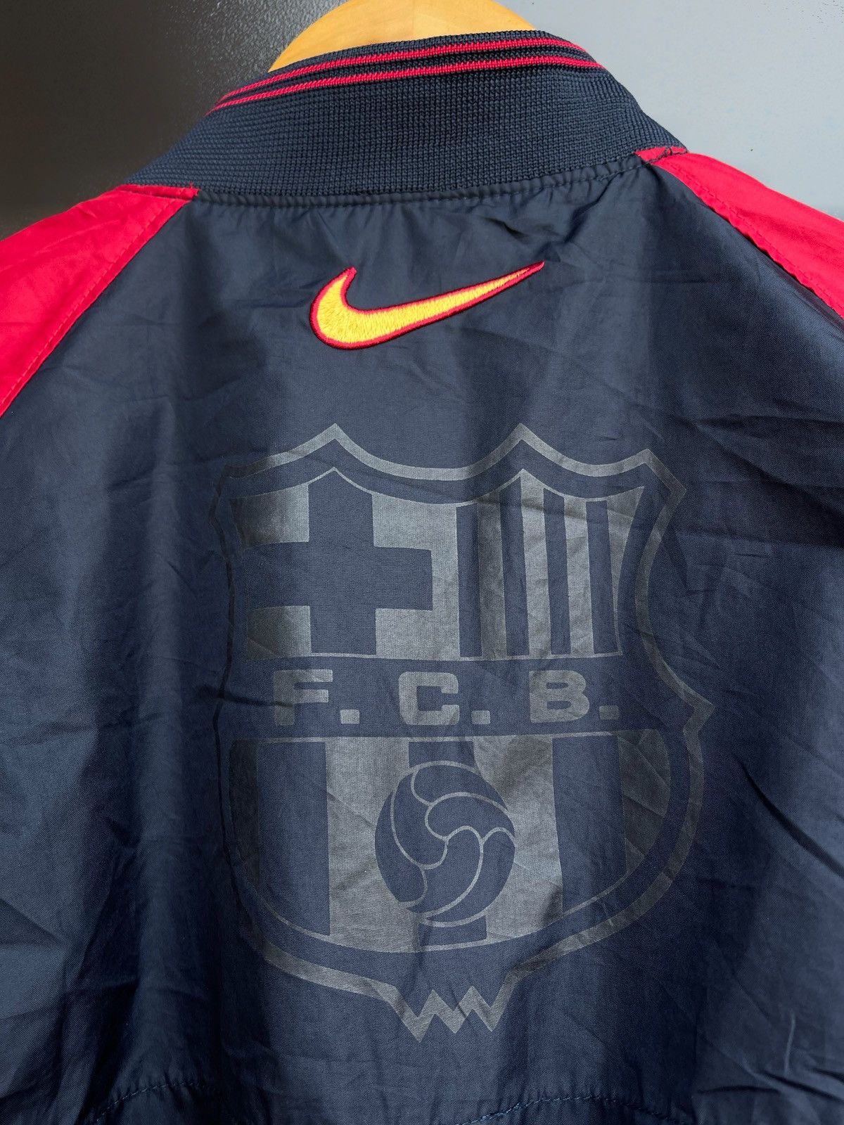 Vintage Barcelona 1998 2000 Track Top Jacket Football Full Zip Nike Size US M / EU 48-50 / 2 - 10 Thumbnail