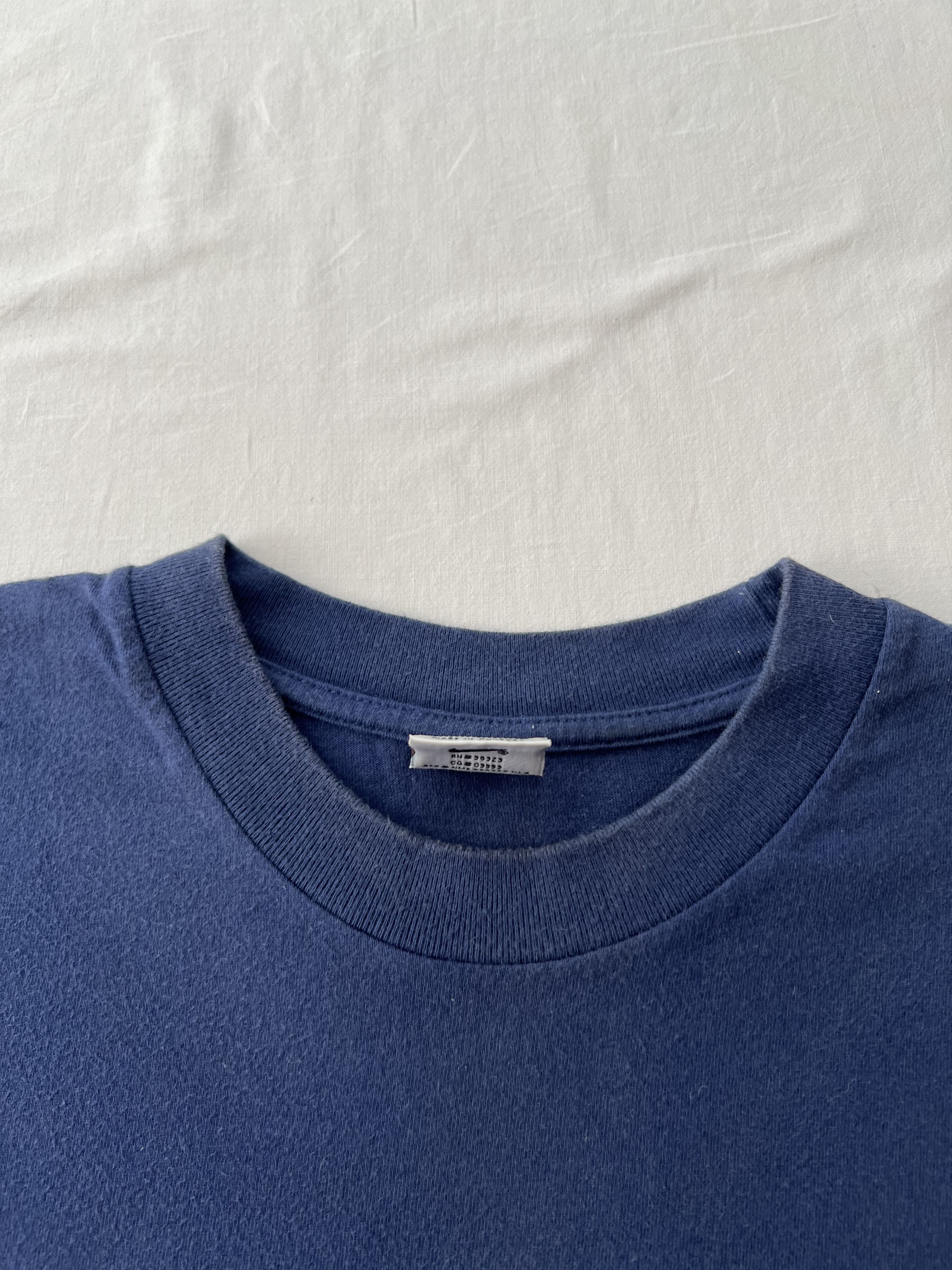Nike Vintage 90s Nike Blue T-shirt Size US L / EU 52-54 / 3 - 11 Thumbnail