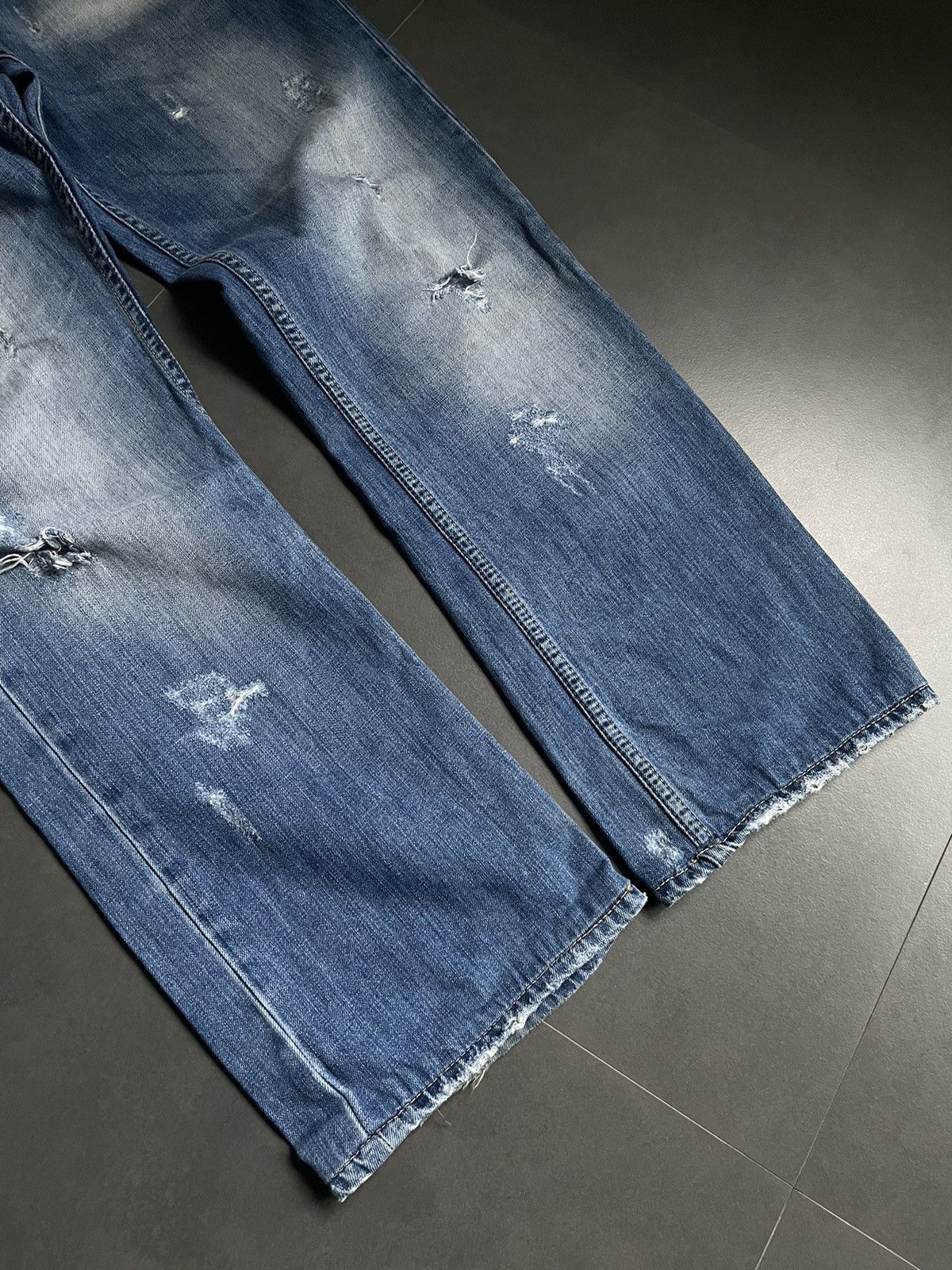 Diesel Vintage Diesel industry Distressed Washed Jeans Size US 34 / EU 50 - 2 Thumbnail