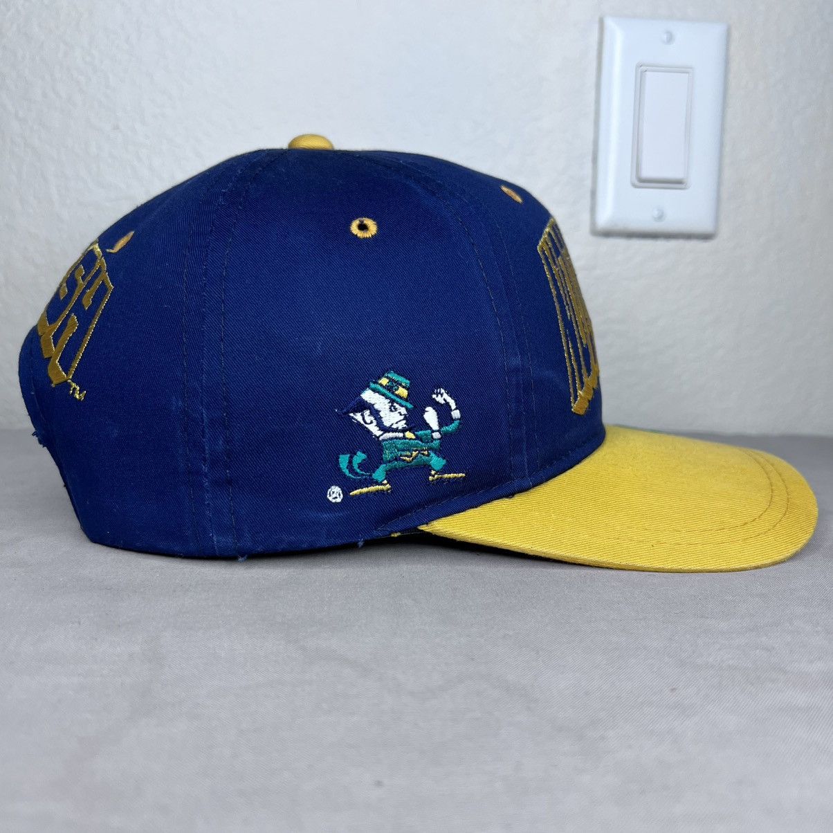 NCAA Vintage 1990s Notre Dame Fighting Irish Blockhead Snapback 🔥 Size ONE SIZE - 4 Thumbnail