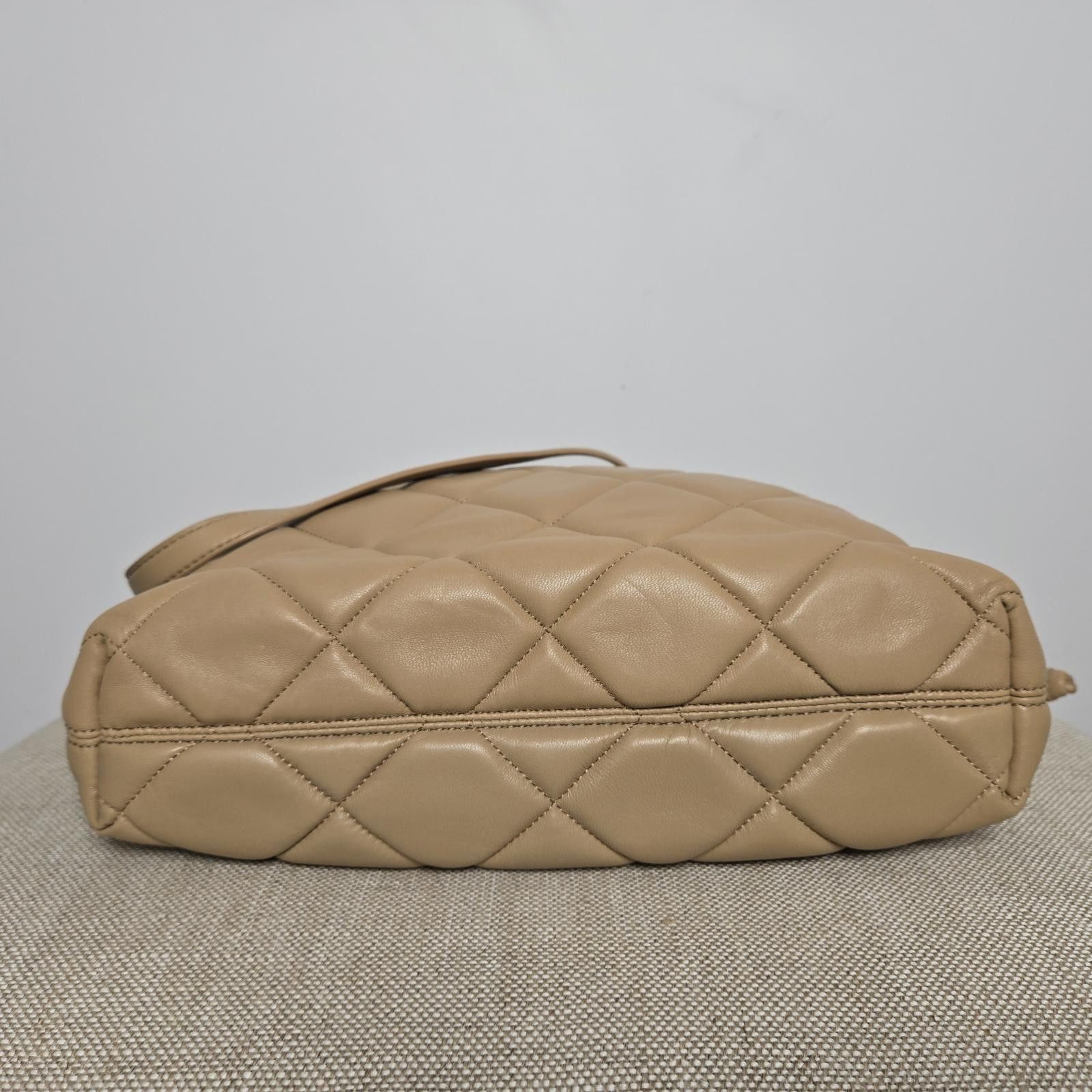 Michael Kors Michael Kors Bag Leather Quilted Drawstring Tote New W/ Tag Size ONE SIZE - 7 Thumbnail