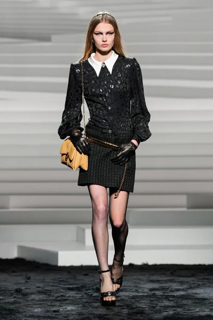 Versace $3225 new VERSACE rare runway metal chain BELT medusa gold Size ONE SIZE - 9 Thumbnail