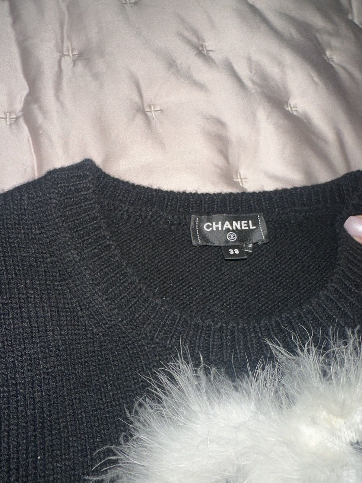 Chanel Chanel 23K Fur Logo Cashmere Sweater Size XS / US 0-2 / IT 36-38 - 3 Thumbnail