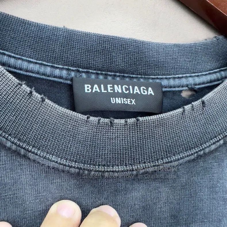 Balenciaga Balenciaga Distressed Double B Scissors Logo Short Sleeve Size US S / EU 44-46 / 1 - 3 Thumbnail