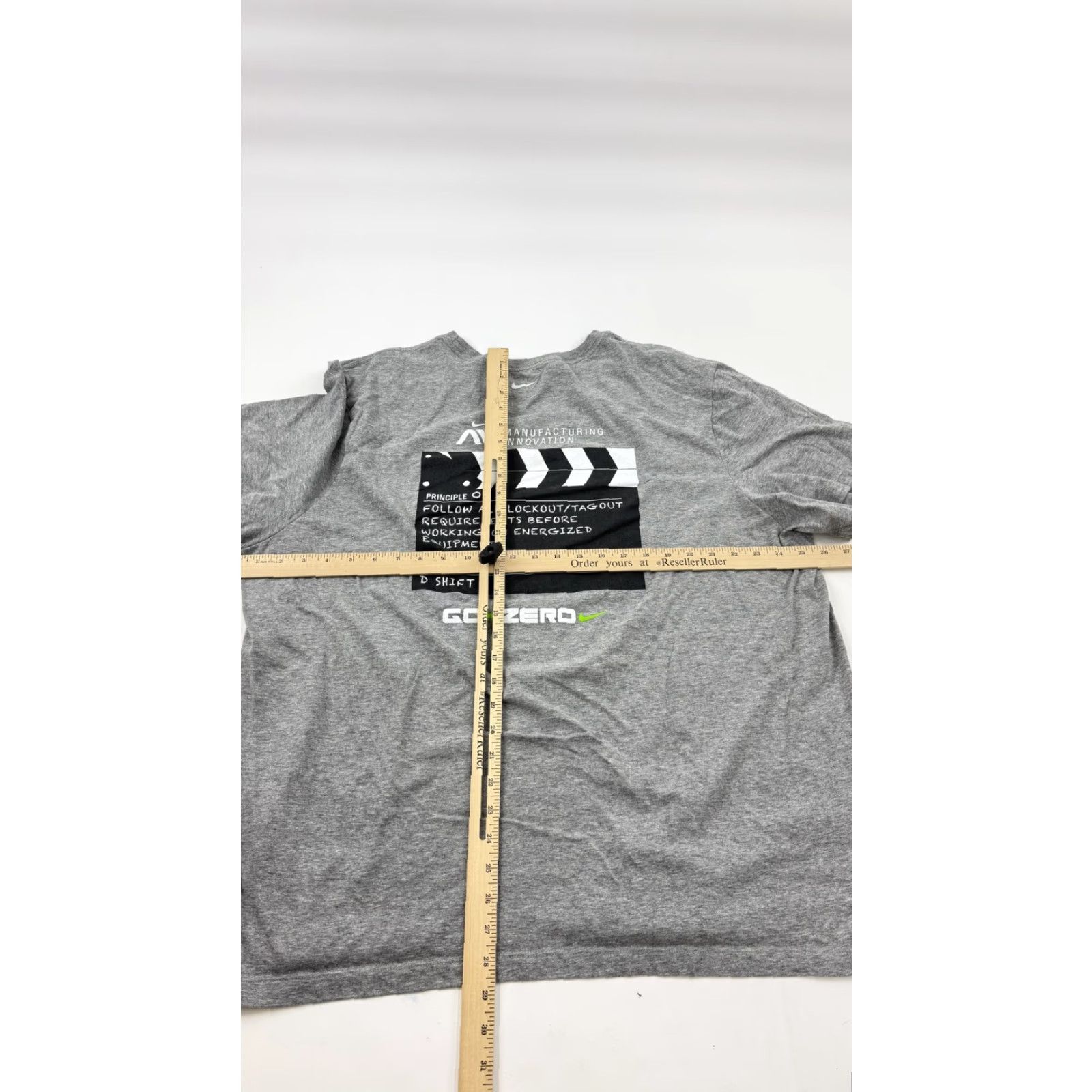Nike Nike Shirt Mens 3XL Gray Graphic Print Short Sleeve T-Shirt Size US XXL / EU 58 / 5 - 6 Thumbnail