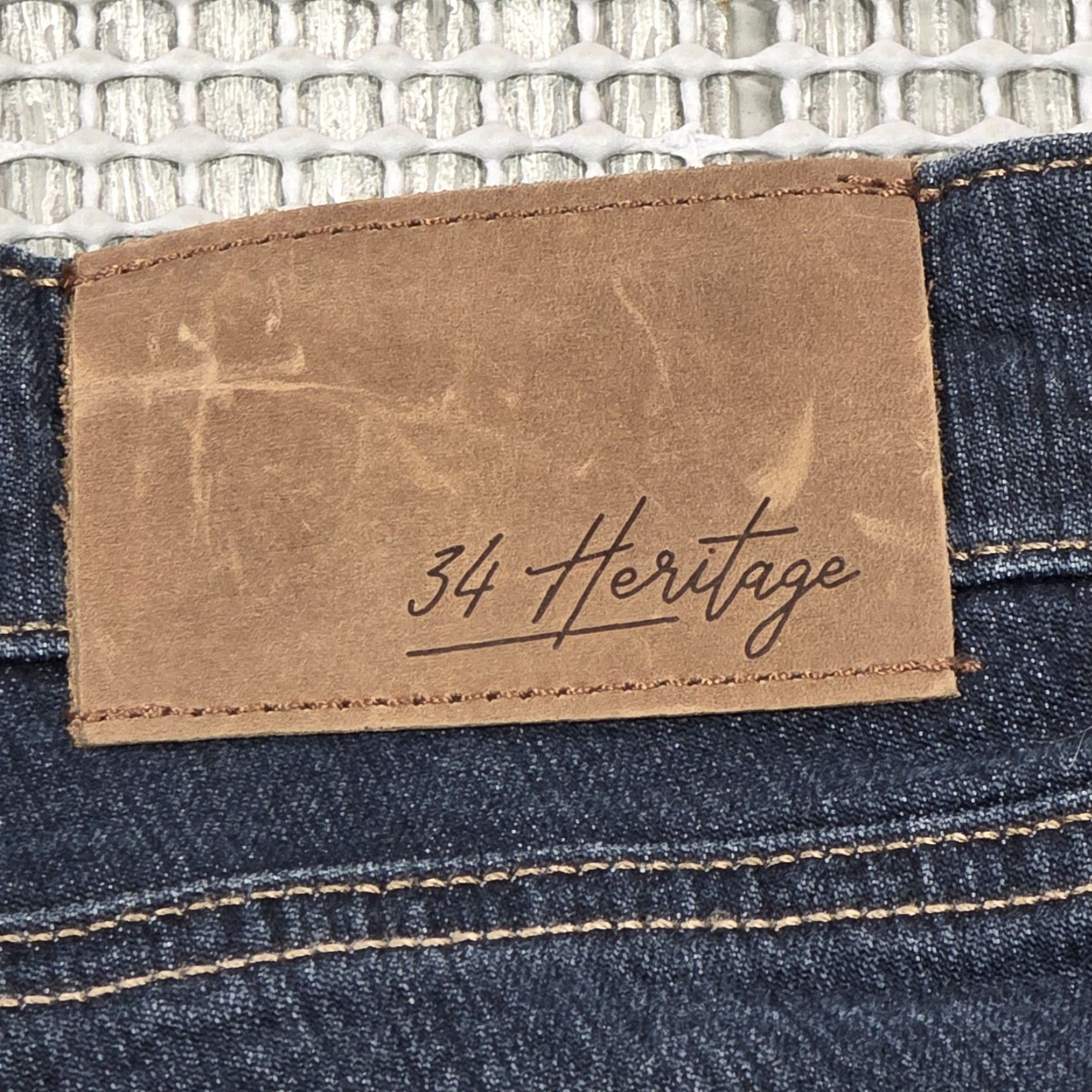 Vintage 34 Heritage Jeans Mens 34x36 Denim Blue Charisma Comfort-Rise Stretch Dark Wash Jeans City Logo Preppy 90s Mens Size US 34 / EU 50 - 6 Thumbnail