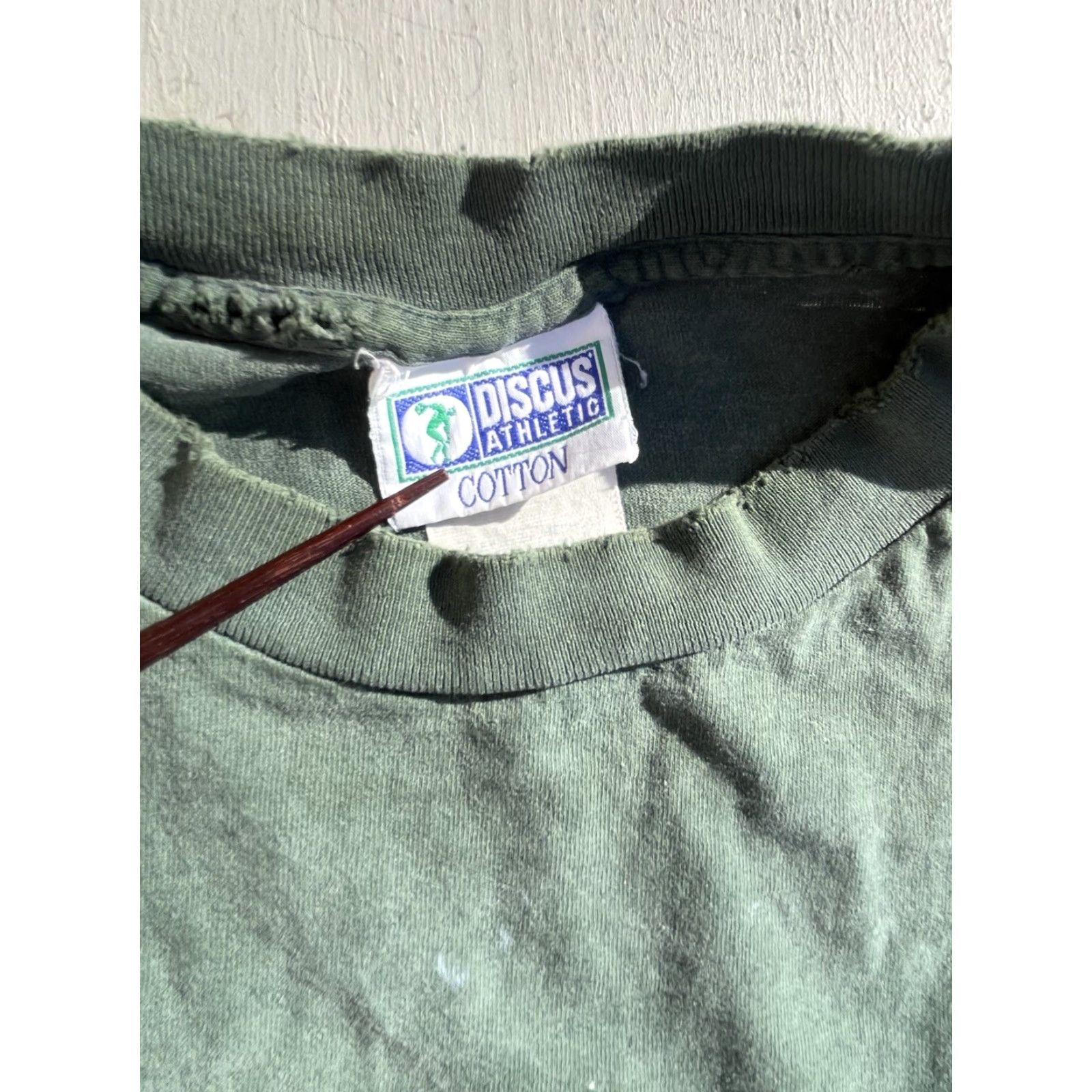 Vintage VINTAGE Discus Men's T-Shirt Green Solid Pocket 2XL THRASHED Grunge Workwear Distressed Crew Neck Short Sleeve USA 90s Logo Pocket Men's Size US XXL / EU 58 / 5 - 3 Thumbnail