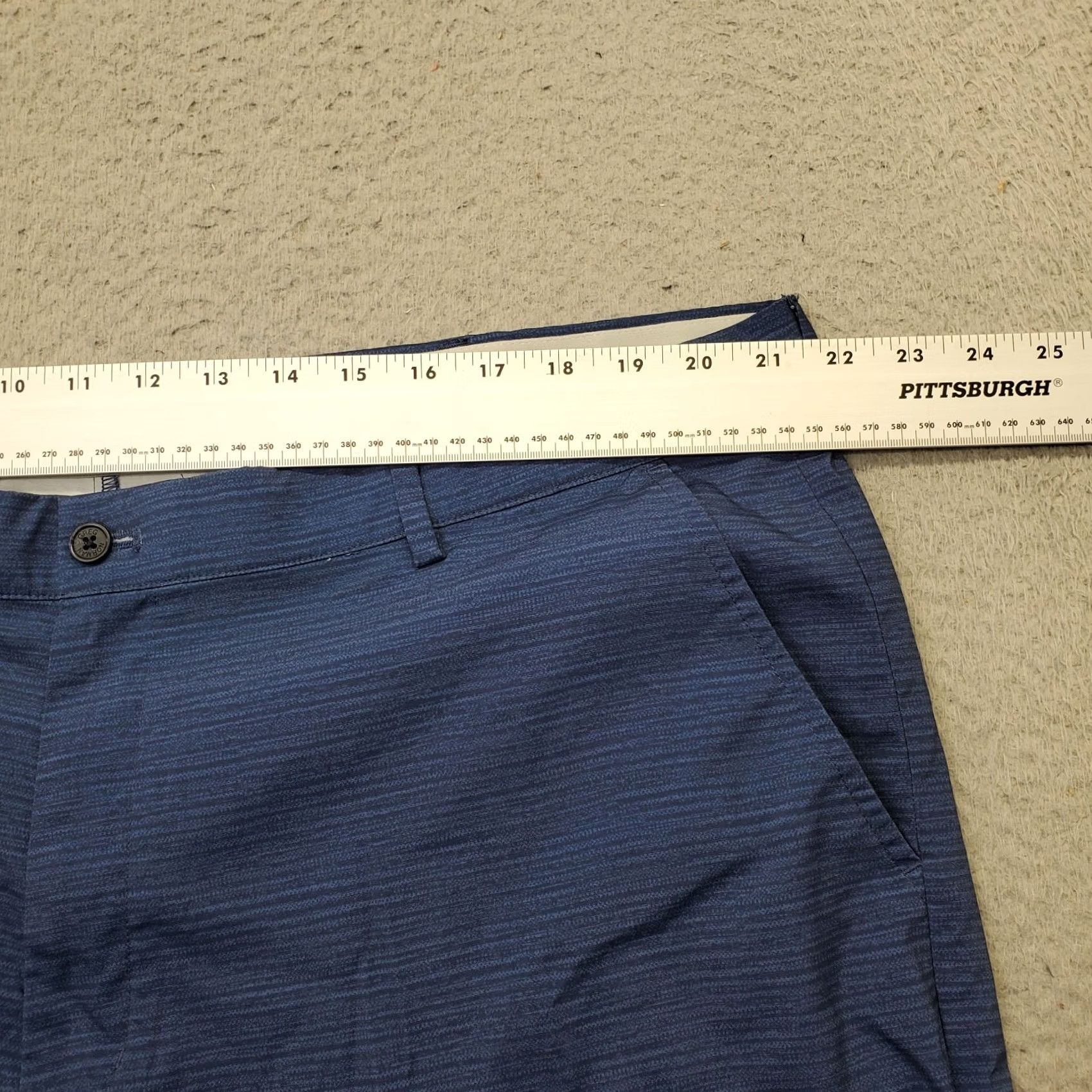 Vintage Greg Norman Golf Chino Shorts Mens 42 Blue Regular Fit Flat Front Chino 9.75 Inseam 22" Outseam Size 42 Size US 42 / EU 58 - 5 Thumbnail