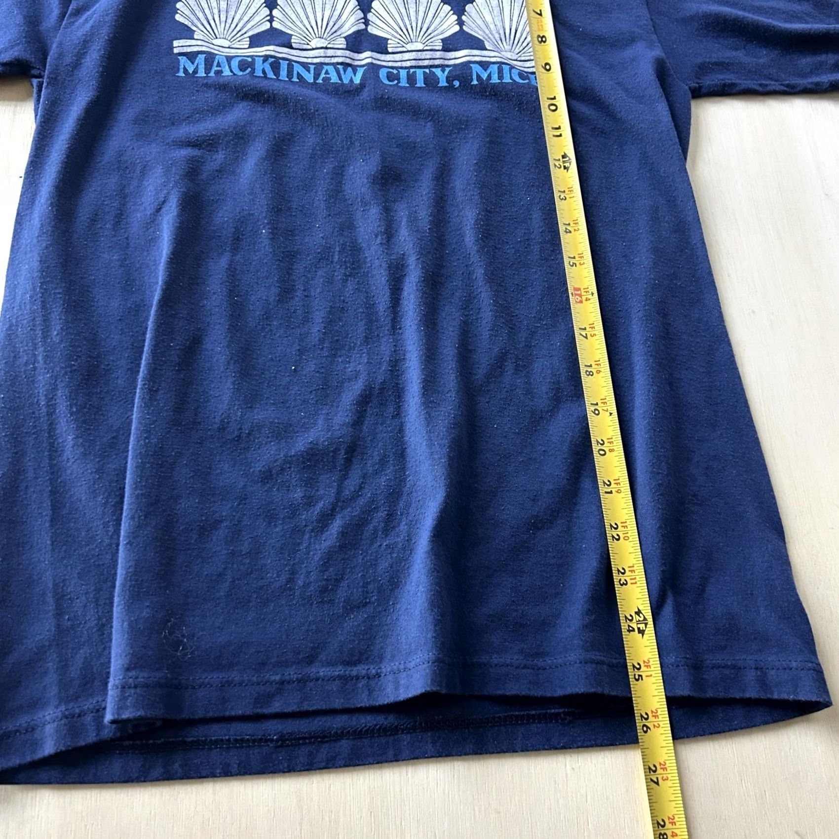 Vintage Vintage Mackinaw City Michigan Shirt Mens Small Blue Seashell Single Stitch Tee Size US S / EU 44-46 / 1 - 6 Thumbnail