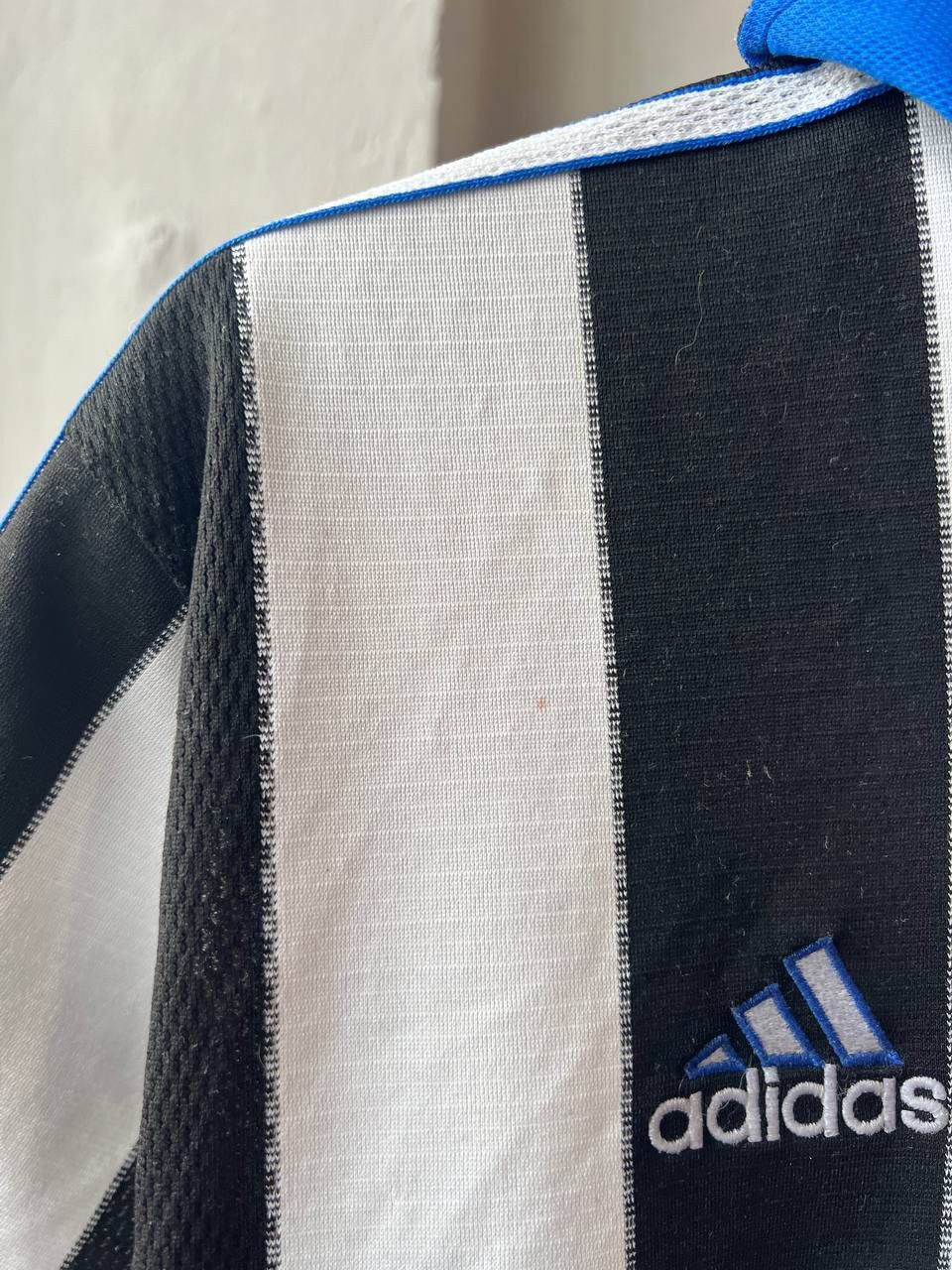 Adidas 2000/01 NEWCASTLE UNITED HOME SOCCER JERSEY FOOTBALL SHIRT L Size US L / EU 52-54 / 3 - 5 Thumbnail