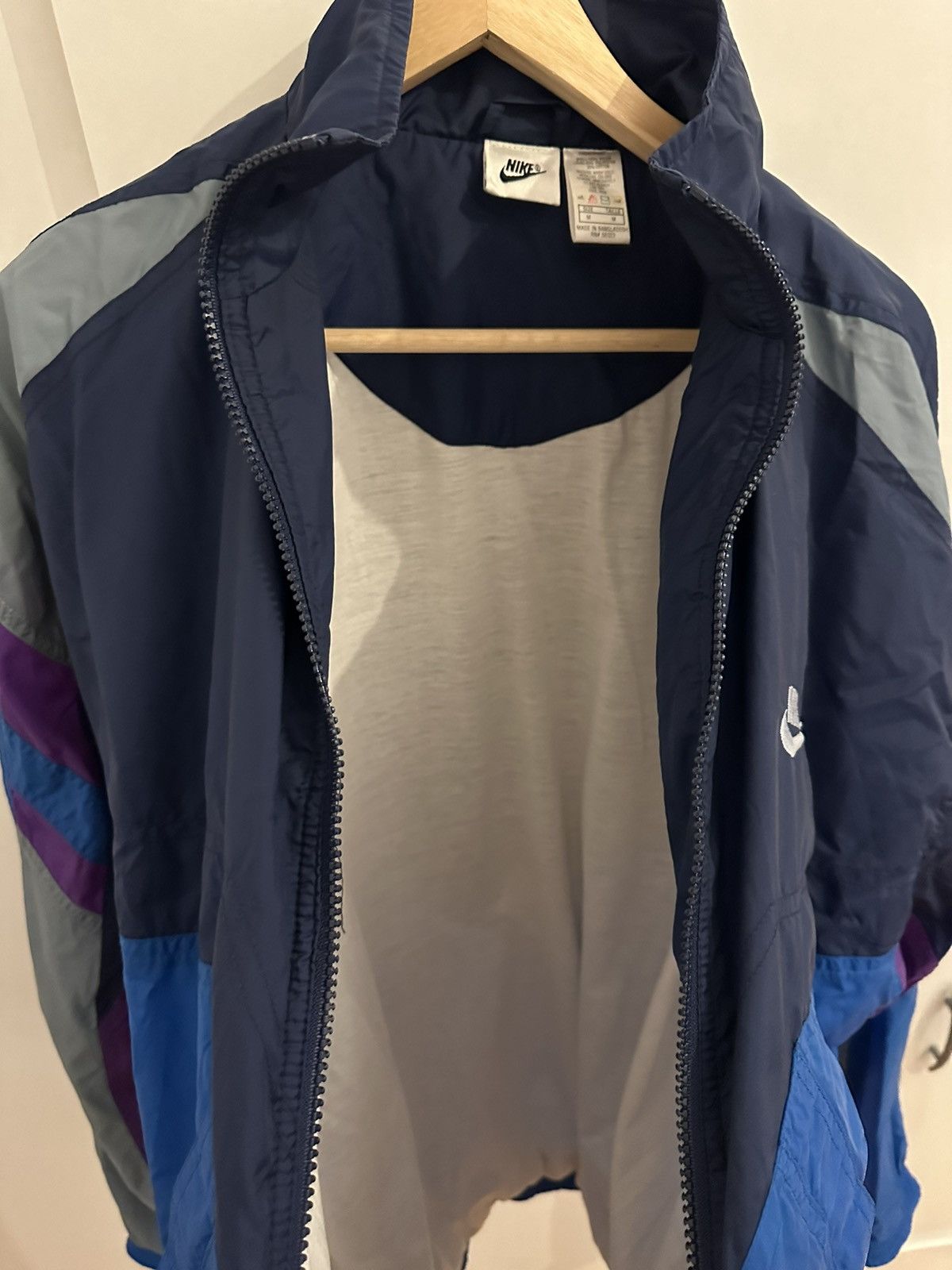 Nike Nike Jacket Windbreaker Size M Vintage Jacke Retro Size US M / EU 48-50 / 2 - 7 Thumbnail