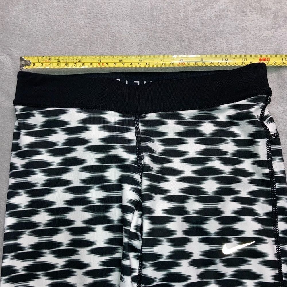 Nike Nike, Womens Relay Printed Cropped Boho Tribal Patterned Leg Size 25" / US 0 / IT 36 - 13 Thumbnail