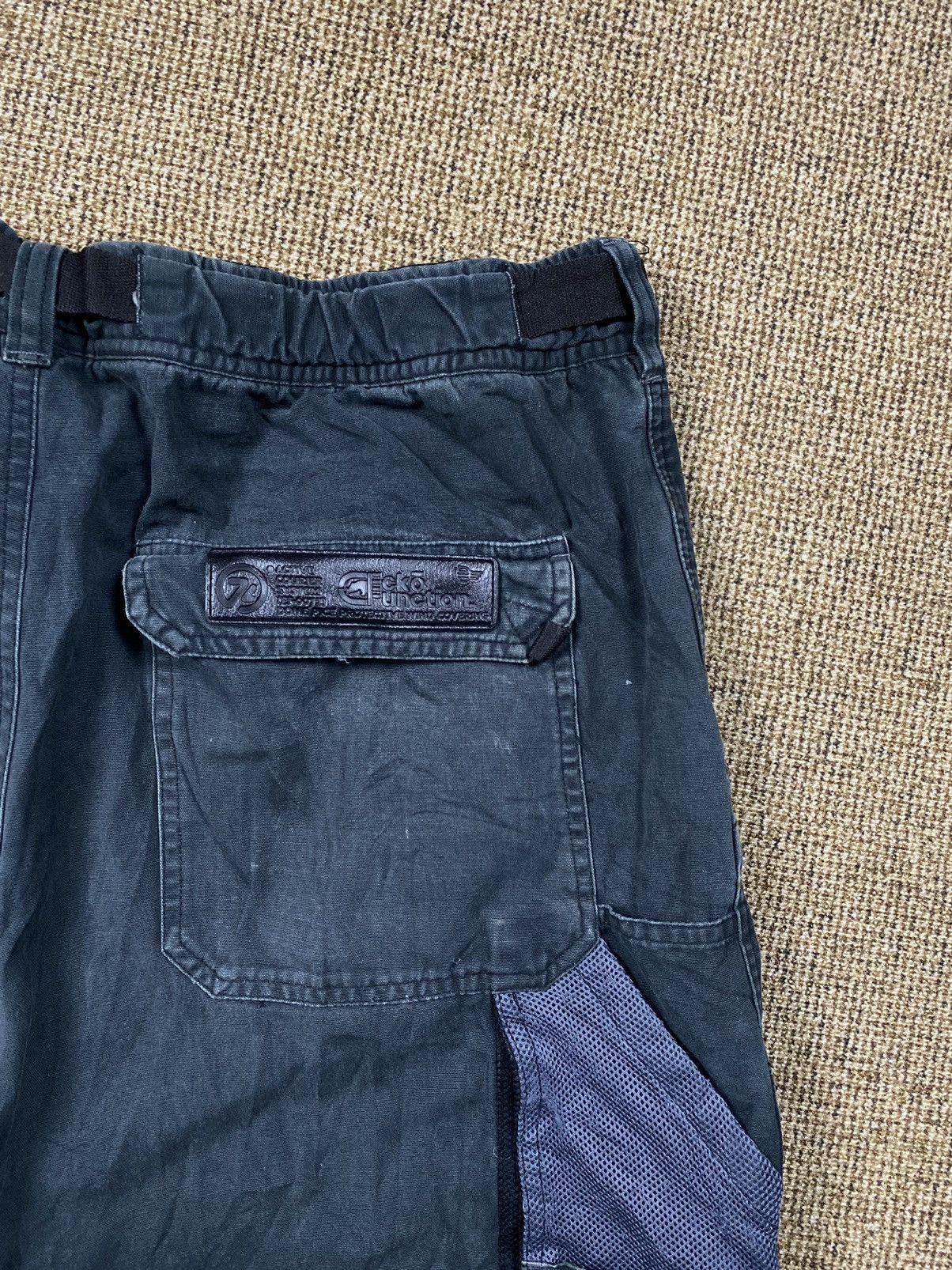 Ecko Unltd. Vintage Faded Ecko Function Cargo Shortpants Size US 35 - 8 Thumbnail