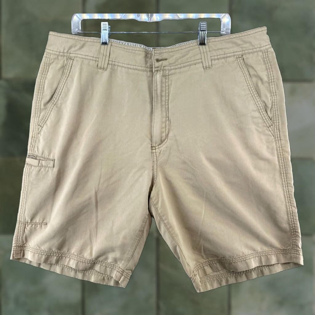 Royal Robbins Royal Robbins Mens Shorts 40 Khaki Outdoor Hiking Short Regular 40 Beige Polyester Blend Shirt? Size US 40 / EU 56 - 1 Thumbnail