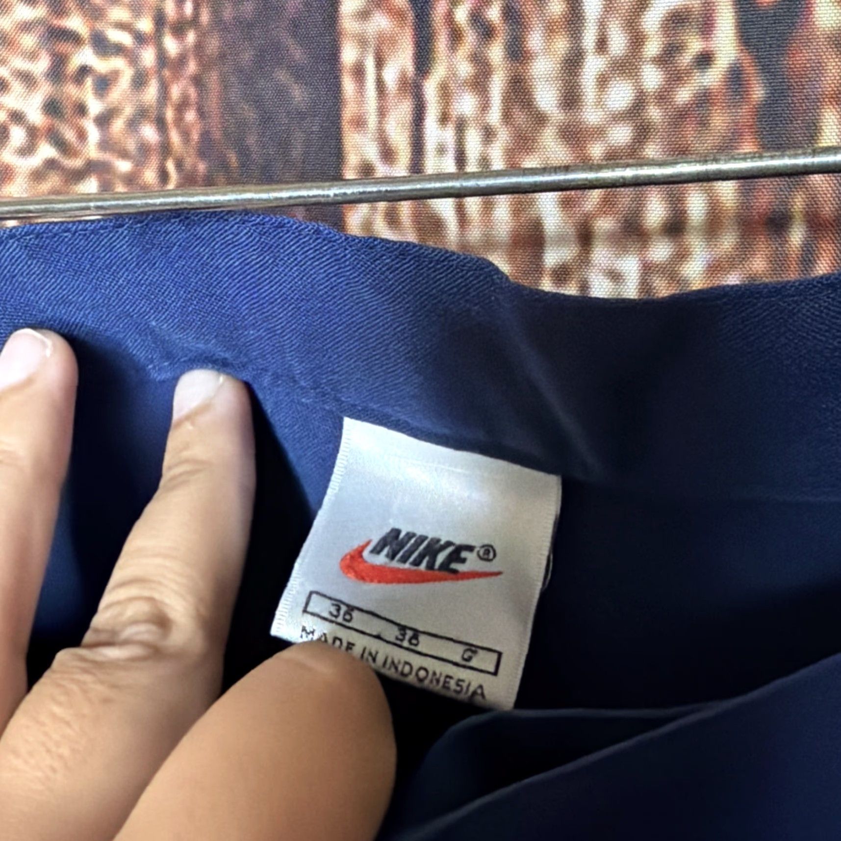 Nike VINTAGE Nike Shorts Cotton Navy Blue 36 L 100% Cotton Relaxed 90s Outdoor Mens Size US 33 - 3 Thumbnail
