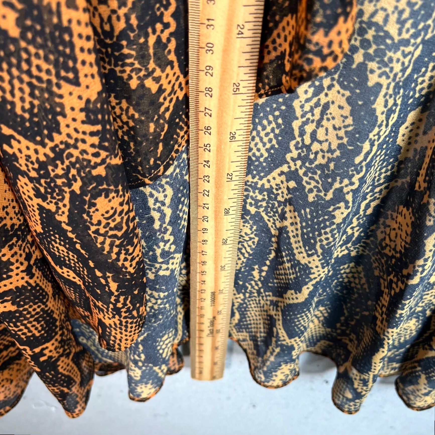Vintage Finders Keepers Skirt Womens Size 4 Asymmetrical Snake Print Polyester Midi Orange Size 27" / US 4 / IT 40 - 6 Thumbnail