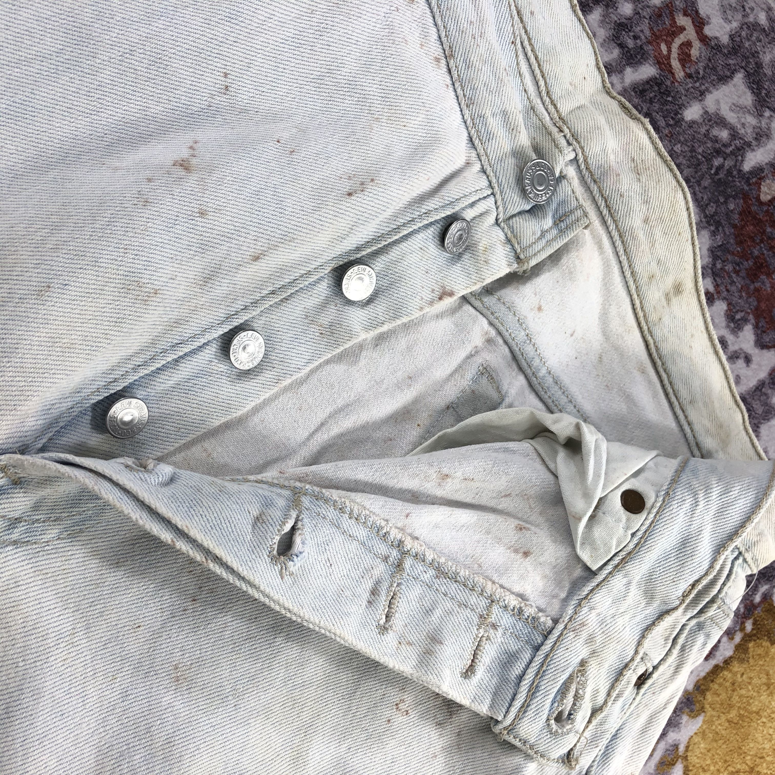 Levi's 90s Vintage Light Wash Levis 501 Jeans-JM2465 Size US 35 - 15 Thumbnail
