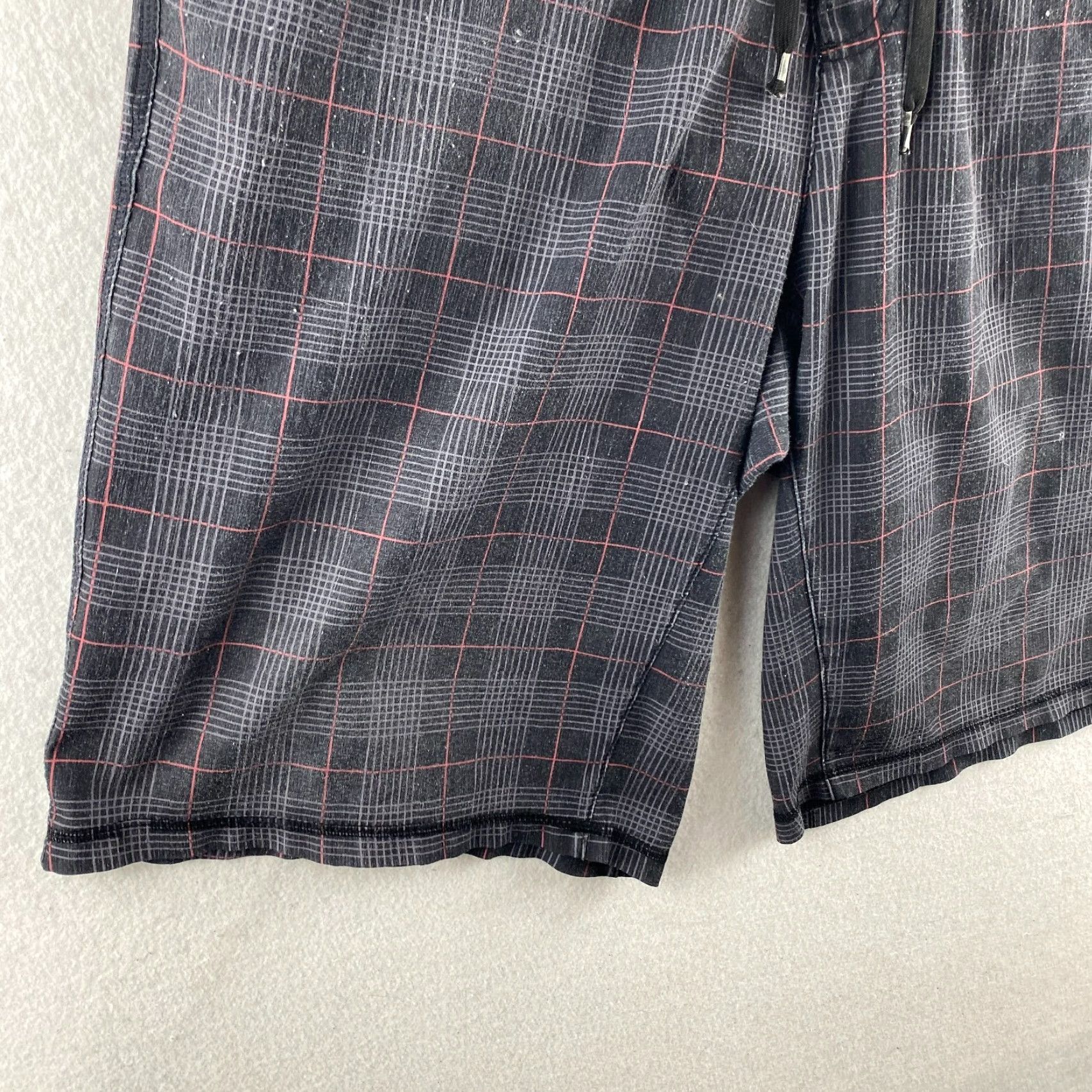 Prana Prana Boardshorts Mens 36 Black Plaid Drawstring Pockets Surf Beach Board Shorts Size US 36 / EU 52 - 4 Thumbnail