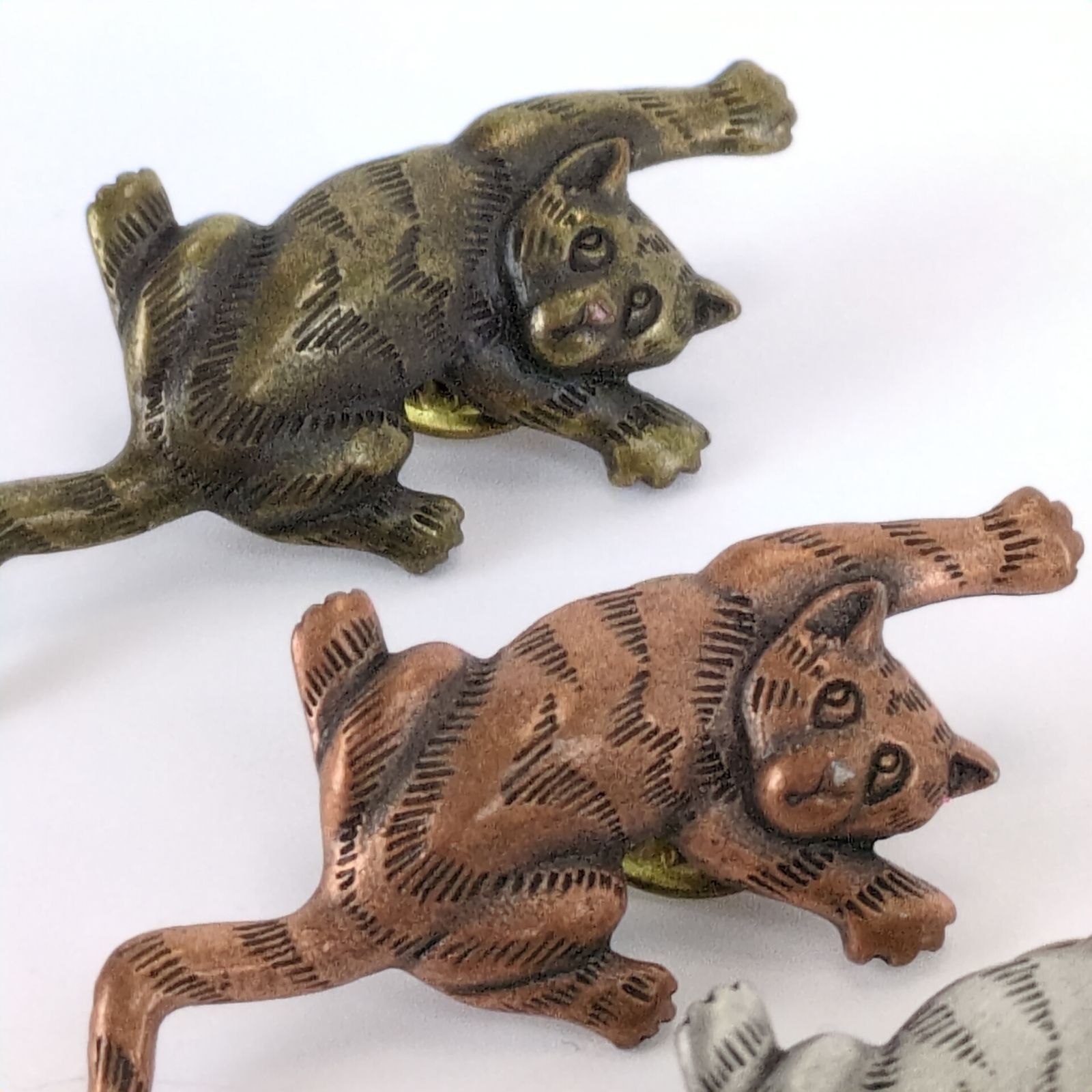 Vintage Artifacts Jonette Jewelry Climbing Cat Pin Set 1986 Size ONE SIZE - 4 Thumbnail