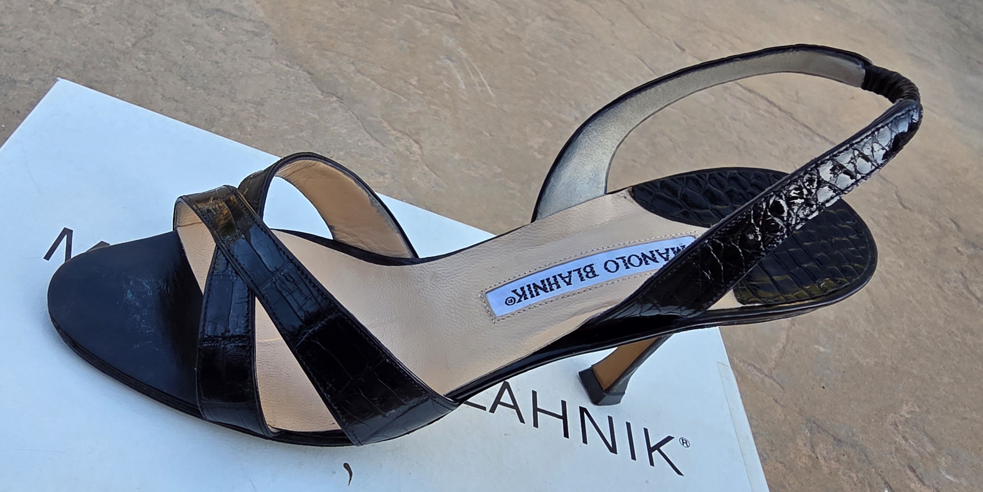 Manolo Blahnik Callasli Size US 7 / IT 37 - 9 Thumbnail