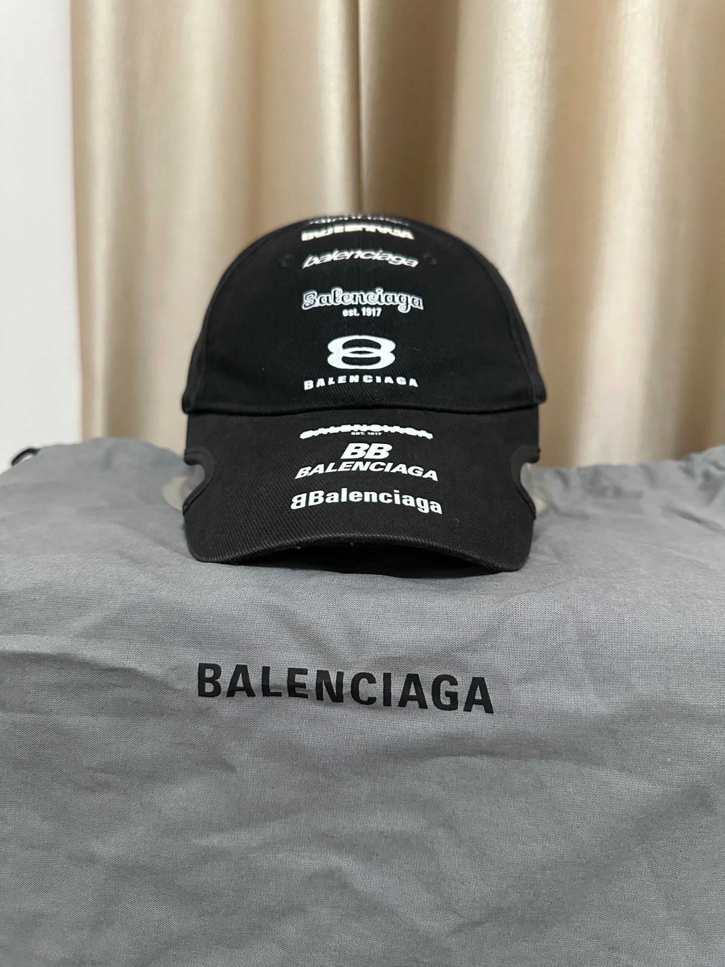 Balenciaga Balenciaga Embroidered Logo Baseball Cap Size ONE SIZE - 1 Thumbnail