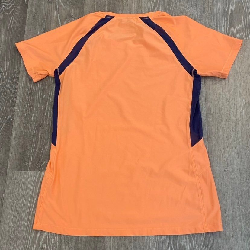Under Armour Under Armour Orange Athletic Tee Women Medium (G-32) Workout Size M / US 6-8 / IT 42-44 - 3 Thumbnail