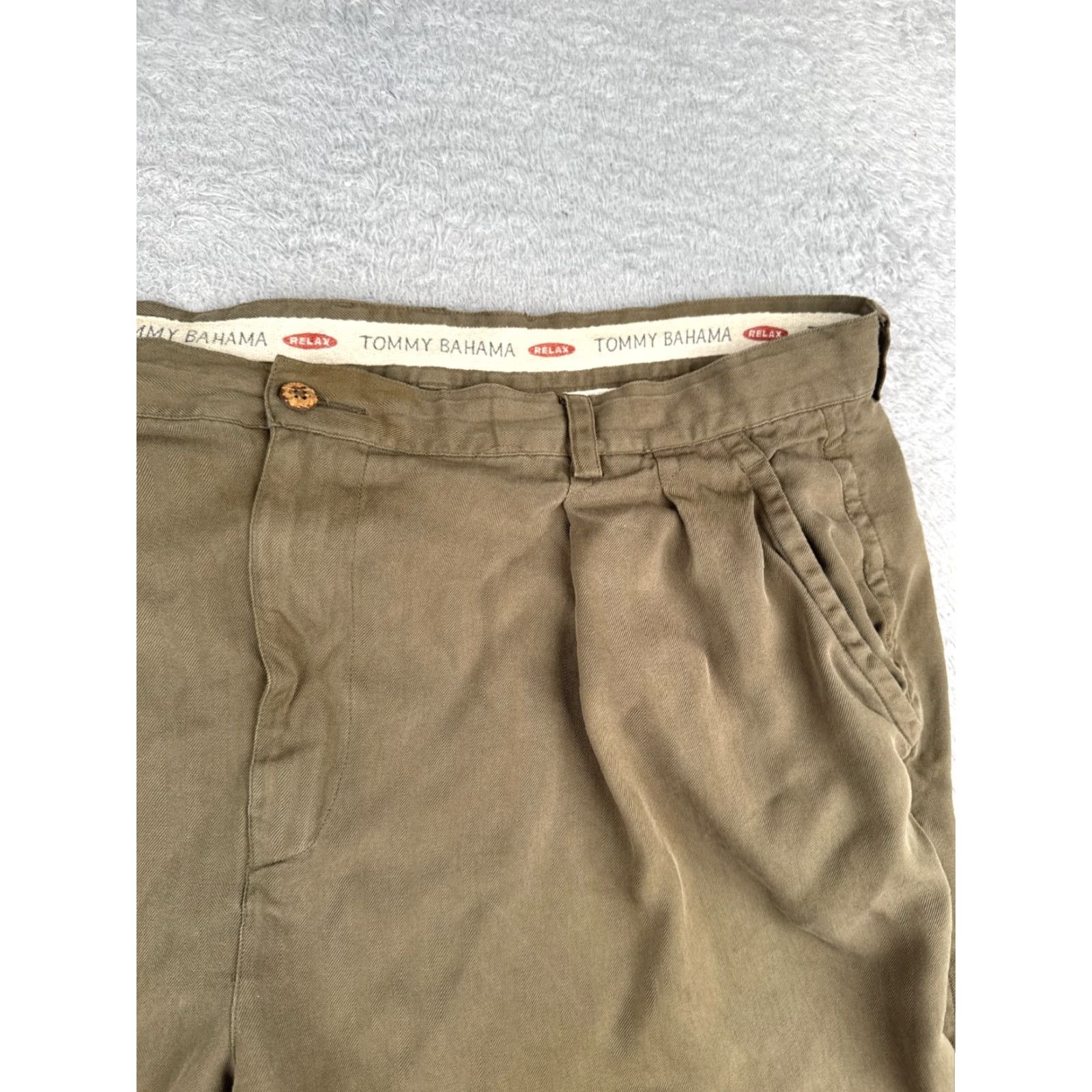 Tommy Bahama Tommy Bahama Shorts Mens 42 Brown Pleated 100% Silk Beach Pool Resort 42x9 Inseam 9 Size US 42 / EU 58 - 5 Thumbnail