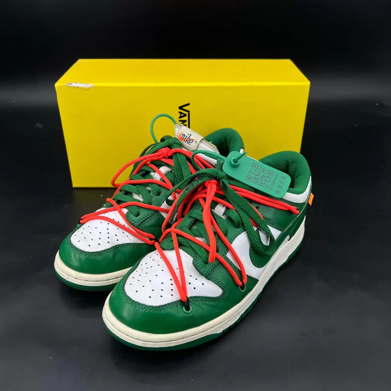 Louis Vuitton Nike OW Dunk white green size 40 Size US 7 / EU 40 - 1 Thumbnail