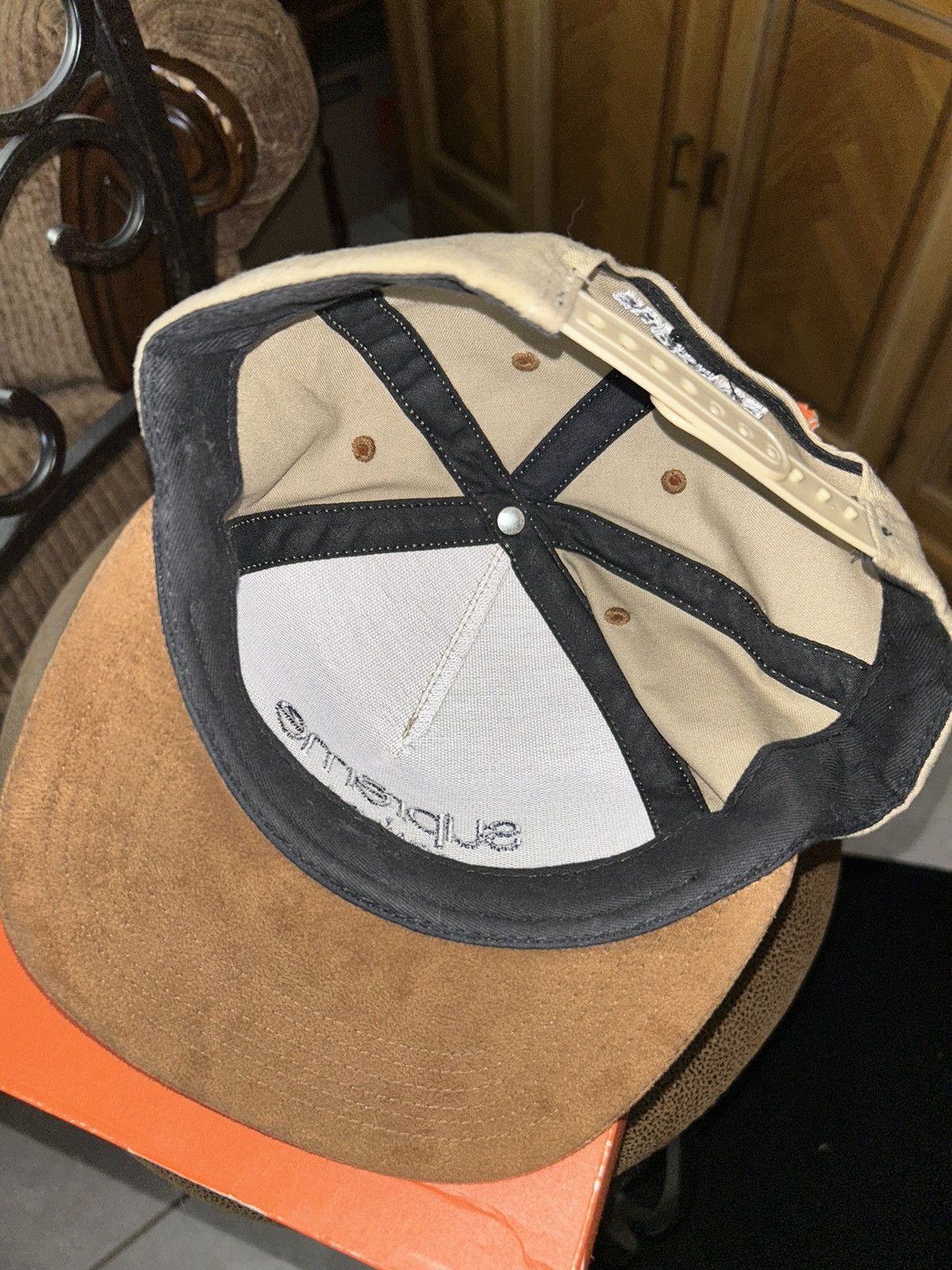 Supreme Supreme Classic Logo Suede Visor 5-Panel Cap FW15 NEW Size ONE SIZE - 3 Thumbnail