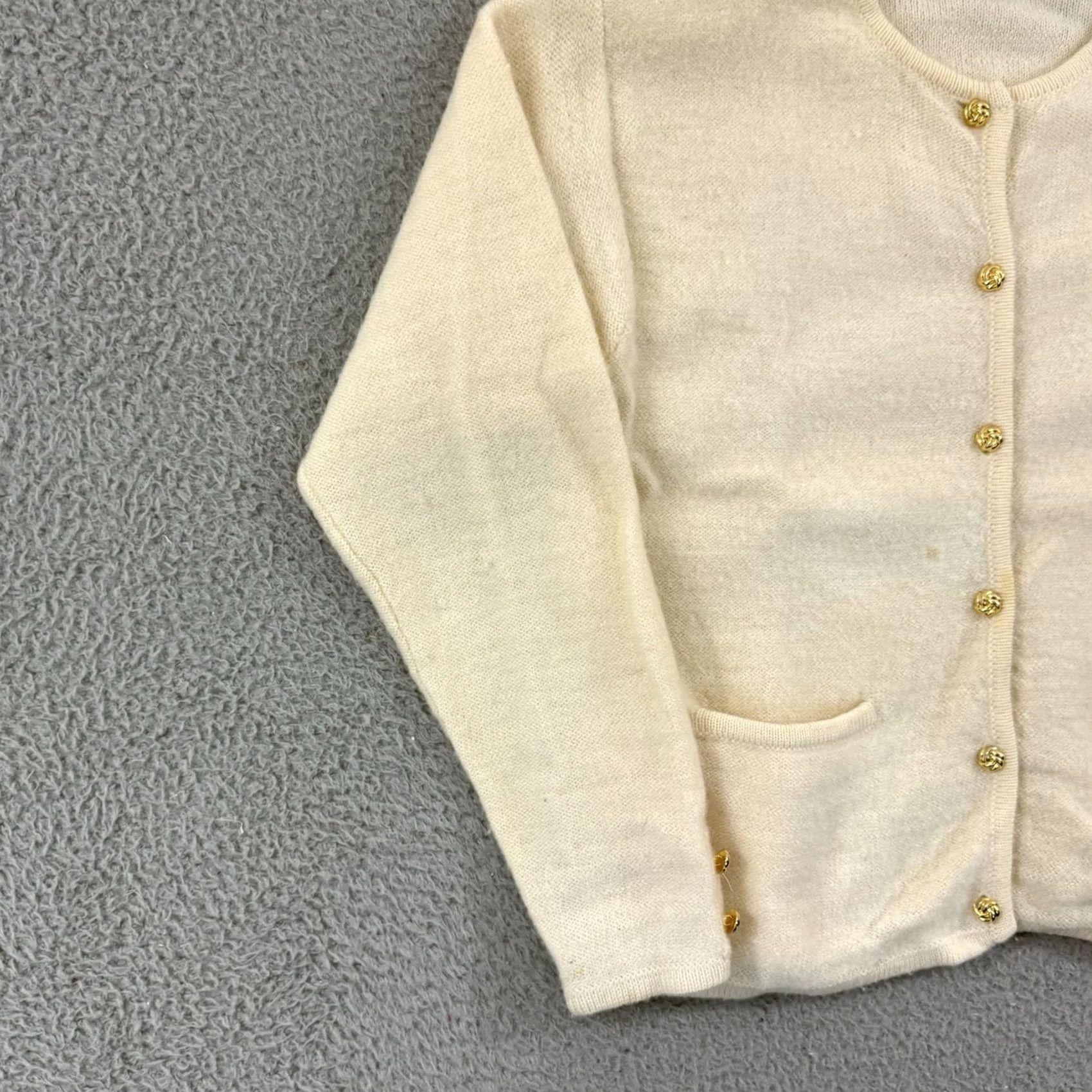 Vintage Karen Scott Cardigan Sweater Women’s PS Petite Ivory Cream Long Sleeve Floral Knit WoolButton Embroidered Vintage Size S / US 4 / IT 40 - 4 Thumbnail