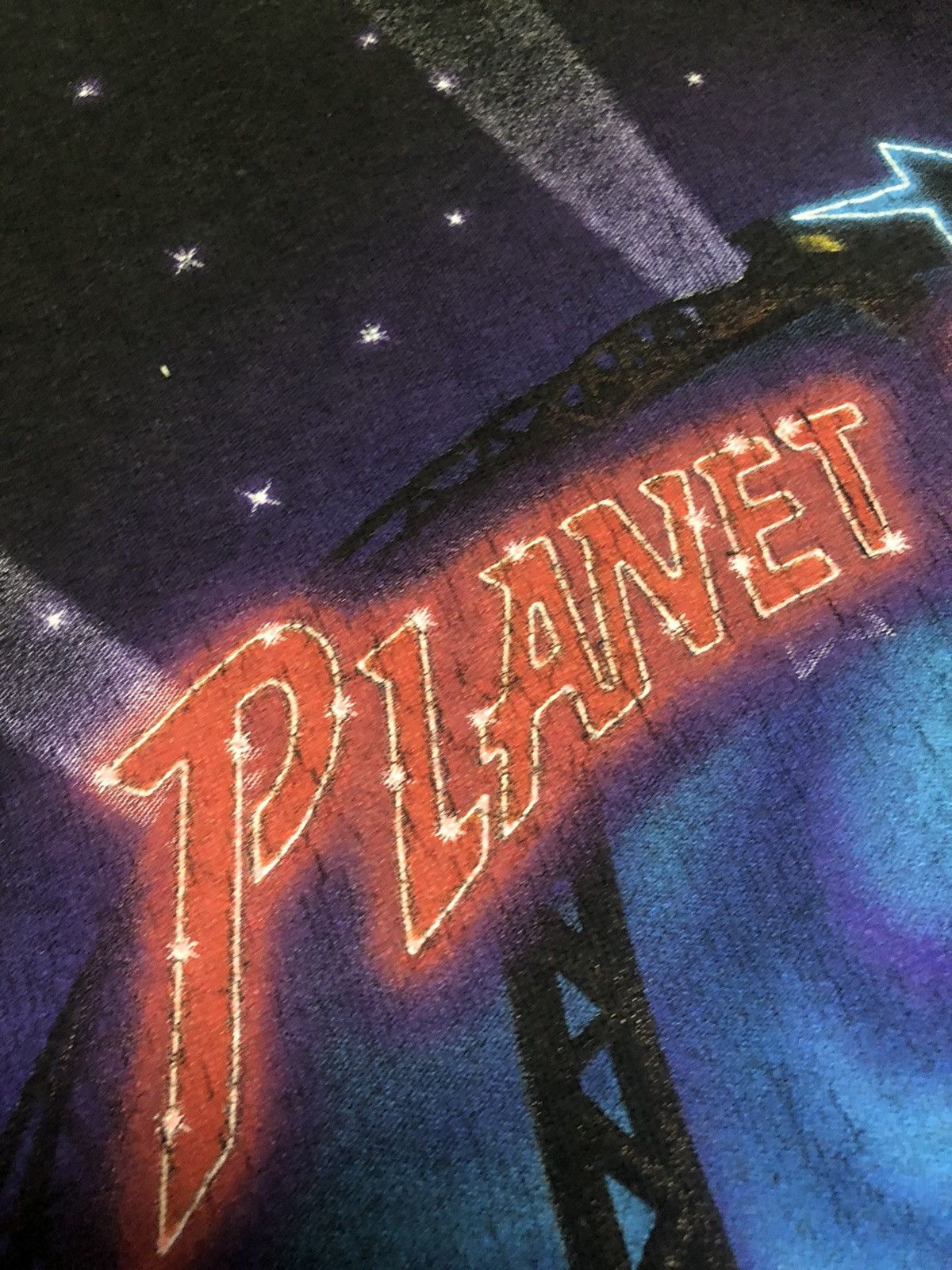 Vintage Vintage 90s Sunfaded Planet Hollywood Walt Disney Tee Size US XXL / EU 58 / 5 - 8 Thumbnail