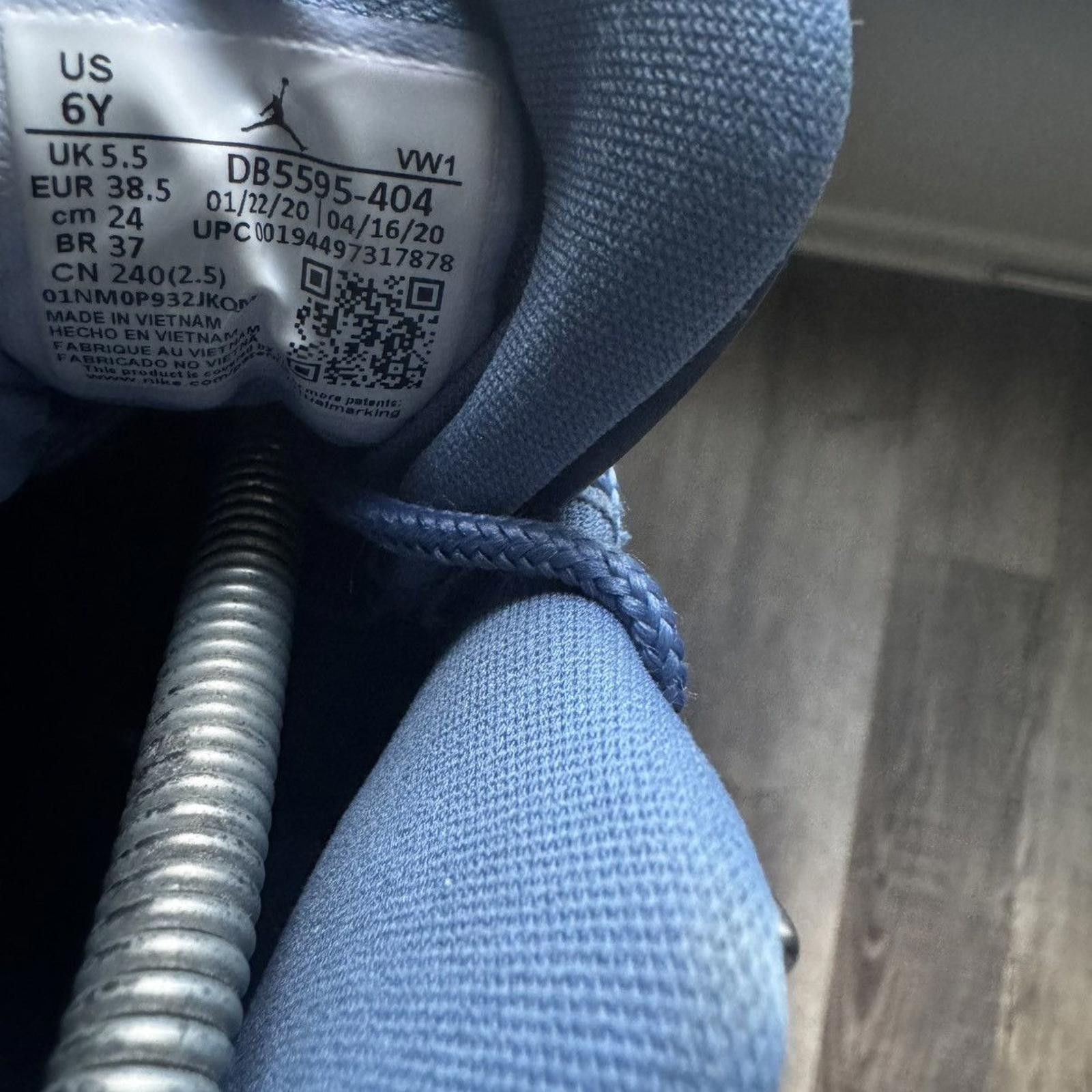 Nike NIKE • JORDAN 12 Retro GS "Indigo" (6M) Size US 6 / EU 39 - 5 Thumbnail
