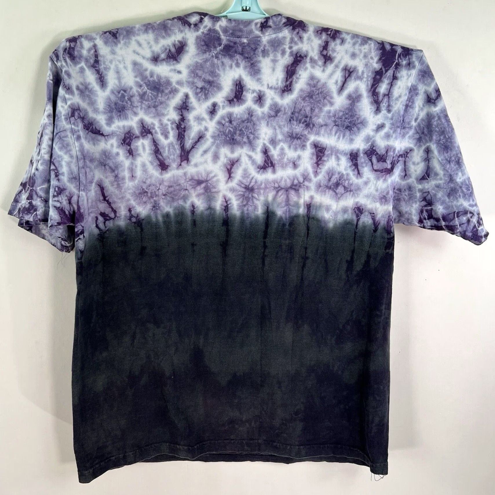 Liquid Blue VINTAGE Liquid Blue Kiss Band T-Shirt Mens L Crew Neck Purple Tie Dye Graphic 44in Chest Band Logo Shirt Size US L / EU 52-54 / 3 - 6 Thumbnail