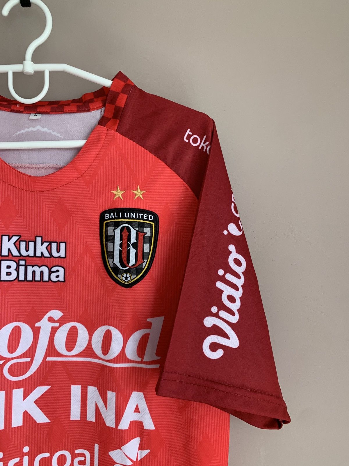 Other Bali United Home Football Shirt Soccer Jersey Size L Size US L / EU 52-54 / 3 - 4 Thumbnail