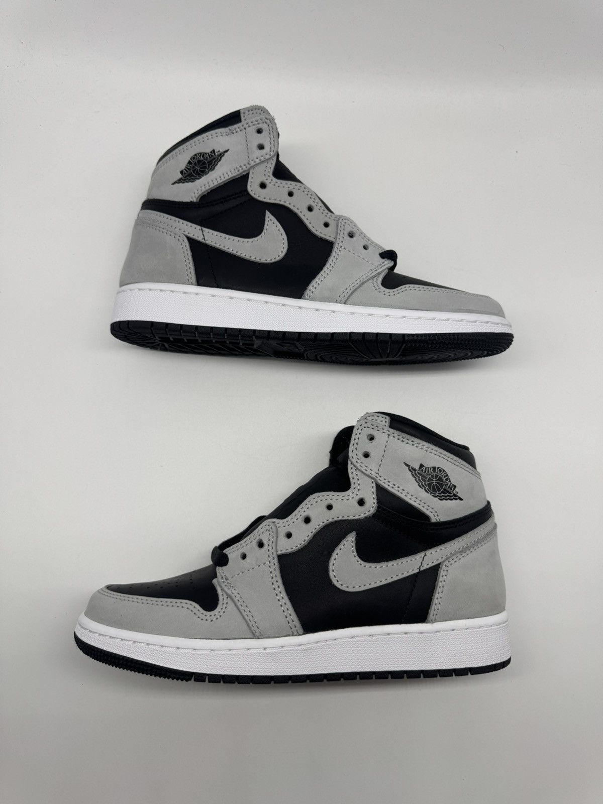 Nike Nike Air Jordan 1 Retro High GS Shadow 2.0 Youth Size 5 (5Y) Size US 5 / EU 37 - 2 Thumbnail