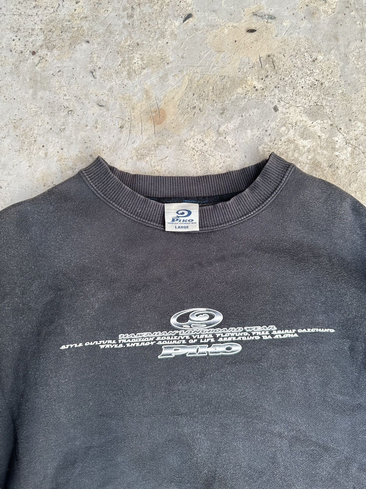 Vintage Vintage 2000's Piko Hawaiian Surf Faded Sweatshirts Size US L / EU 52-54 / 3 - 5 Thumbnail