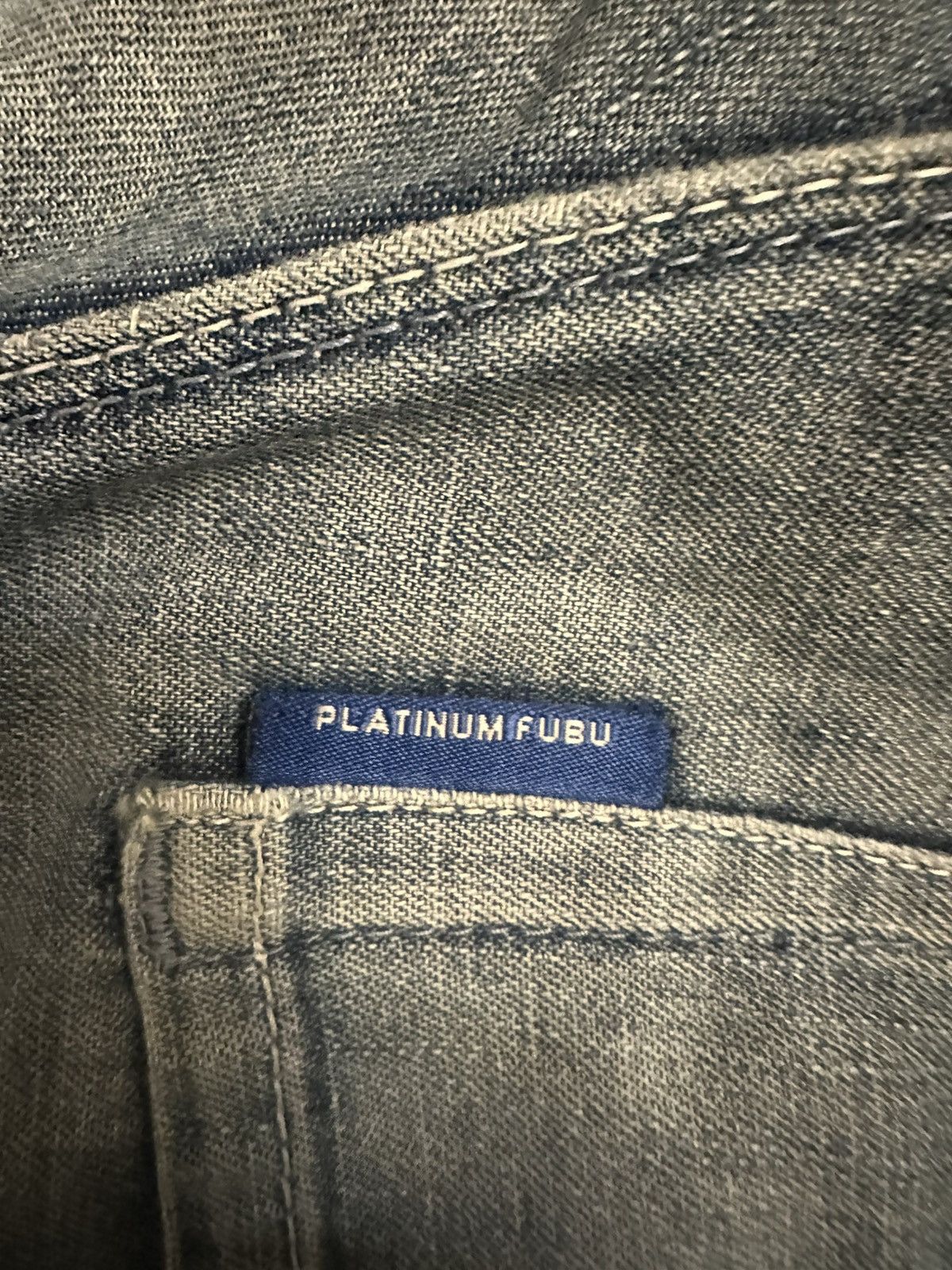 Fubu VERY RARE PLATINUM FUBU SHORTS Size US 39 - 7 Thumbnail