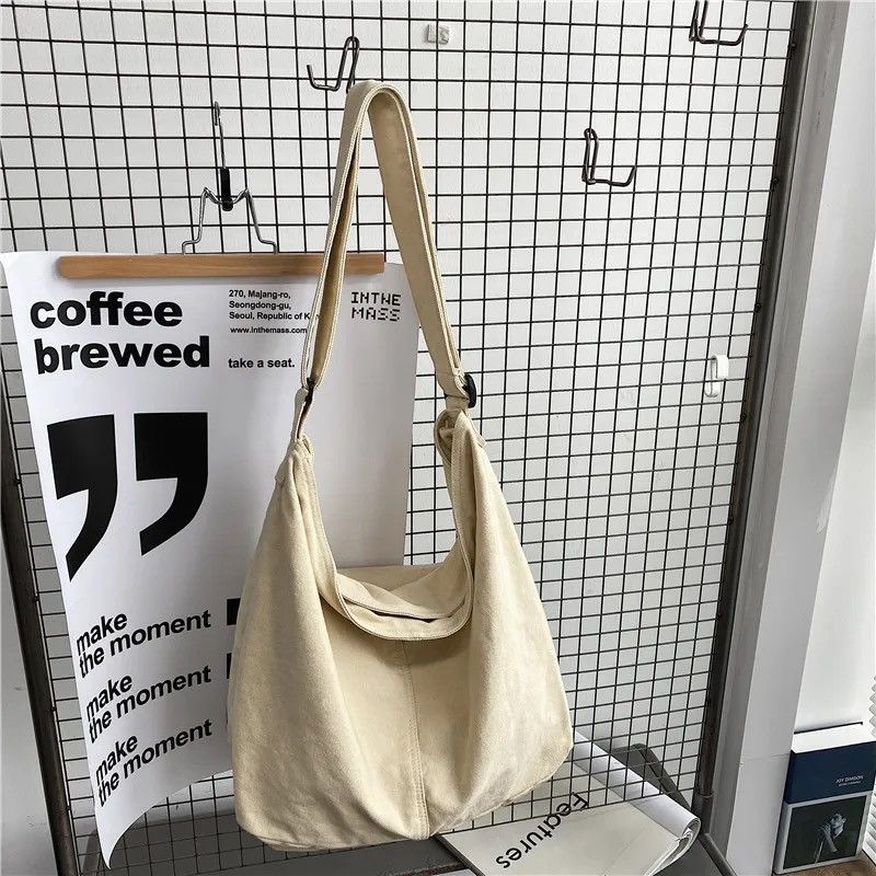 Japanese Brand × Vintage Large capacity Crossbody Canvas Bag Size ONE SIZE - 3 Thumbnail