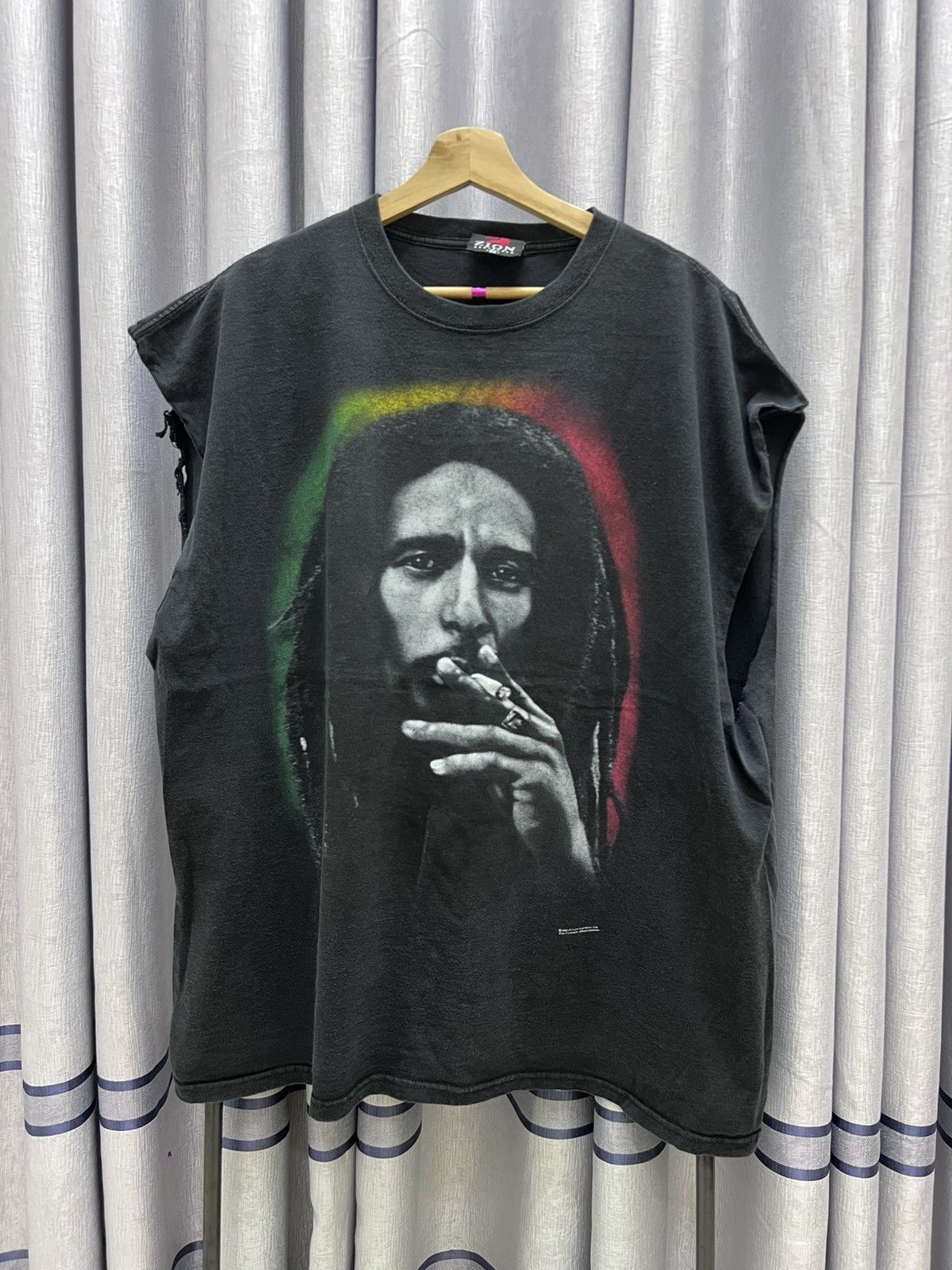Bob Marley Vintage Thrashed Faded Bob Marley Distressed Sleeveless Tee Size US XXL / EU 58 / 5 - 1 Thumbnail