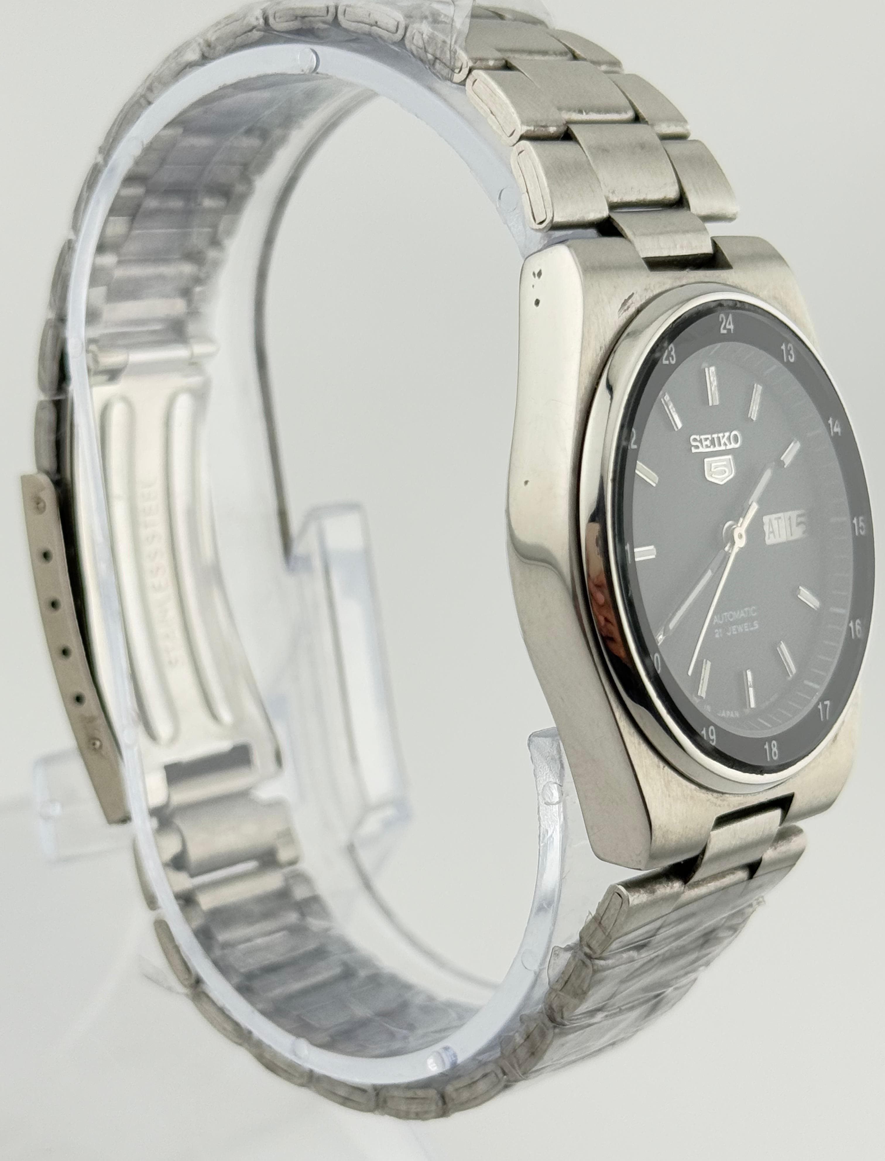 Seiko Classic Men's Wrist Watch Size 36 - 4 Thumbnail