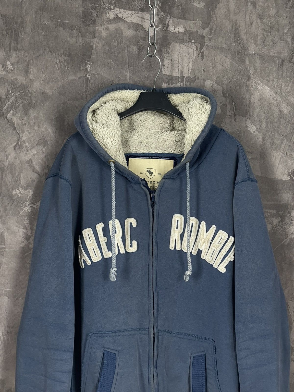 20471120 × Abercrombie & Fitch × Le Grande Bleu (L.G.B.) Abercrombie & Fitch Y2K Faux Fur Heavy Cotton Faded Hoodie Size M / US 6-8 / IT 42-44 - 2 Thumbnail