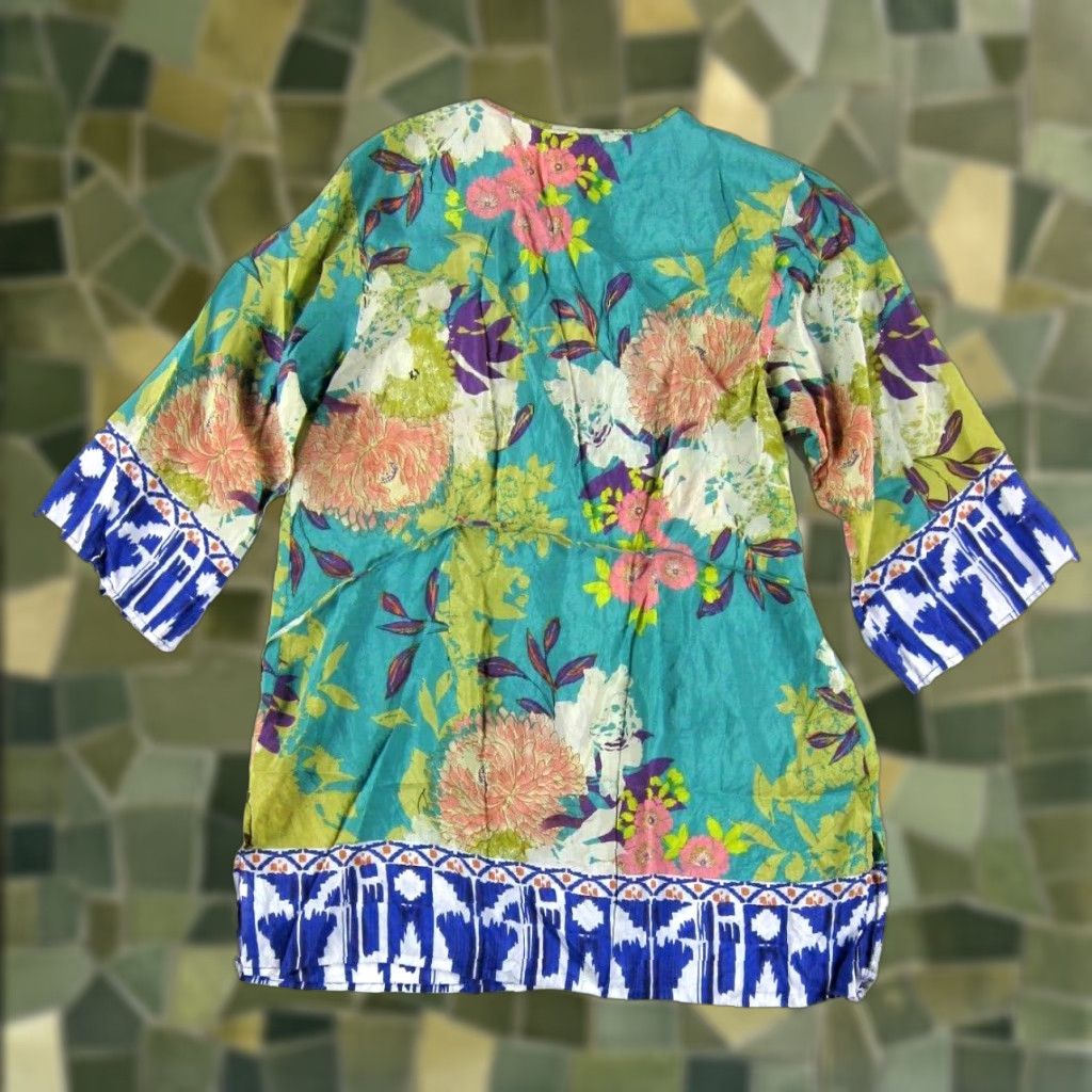 Vintage CAbi Blouse Shirt Tunic 3/4 Sleeve Silk Floral 100% Medium Women Green Blue Pink Yellow Size M / US 6-8 / IT 42-44 - 1 Thumbnail